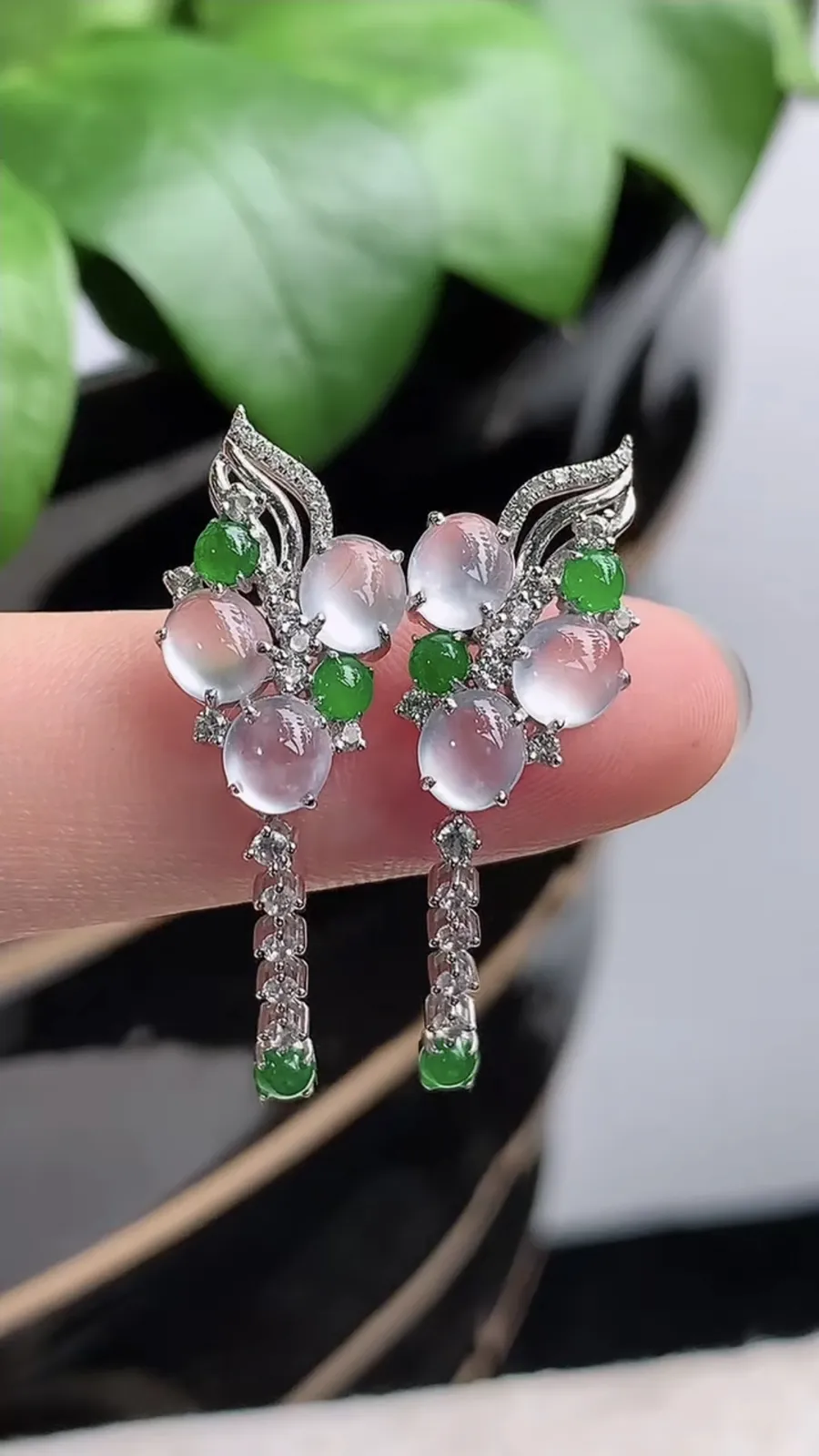 a货翡翠老坑高冰种18K金伴钻镶嵌白月光蛋面耳坠 尺寸5.4×5mm 重量4.54g 1202