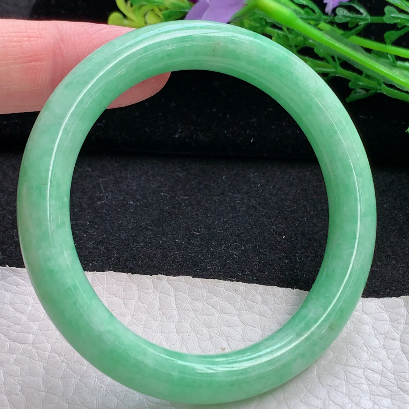 n小圈口52*9.5*8.6美人镯 缅甸翡翠a货玉手镯果绿秀气圆条玉手环