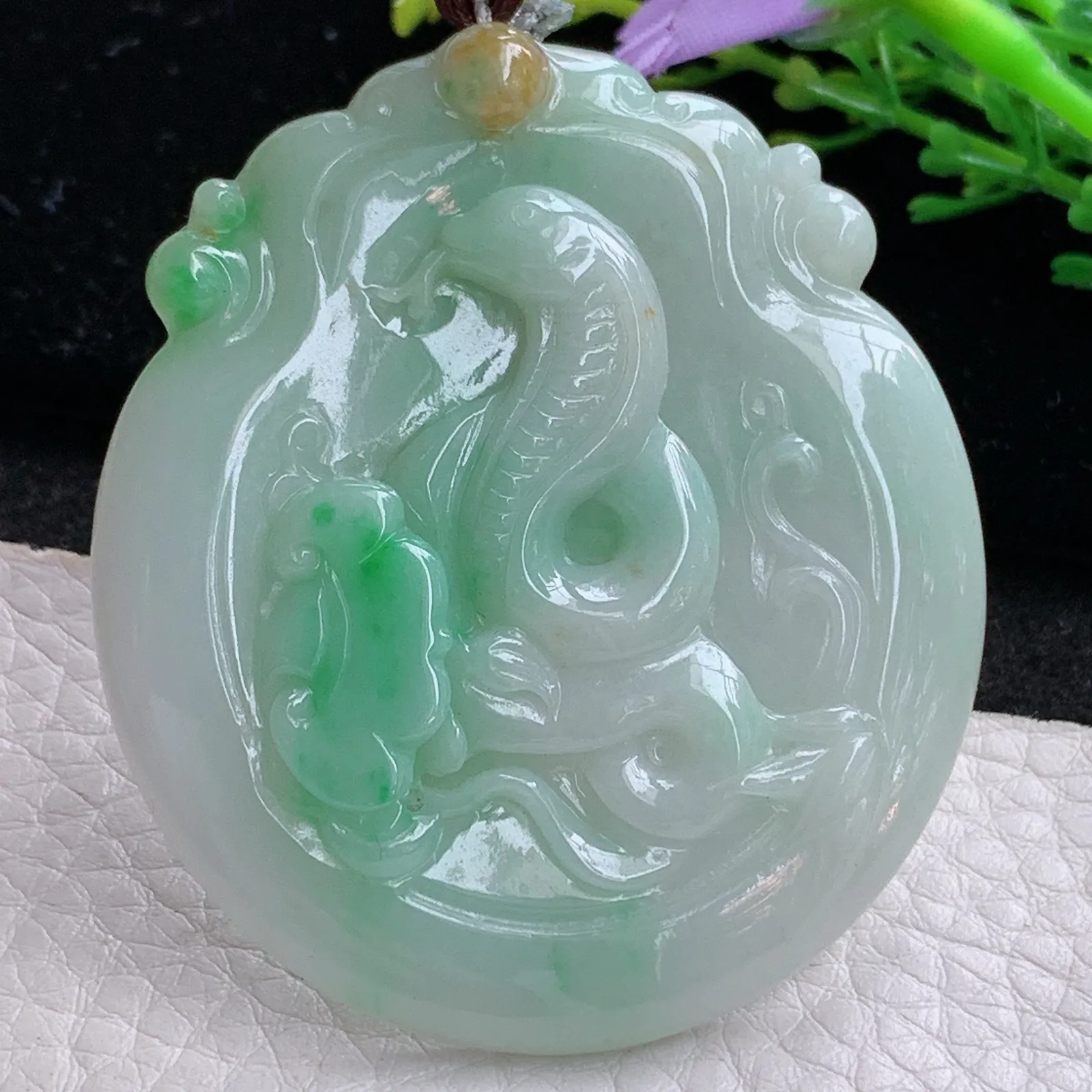 bg自然光54.5*47.6*6天然缅甸翡翠三彩腰缠万贯 生肖蛇玉吊坠 毛衣坠