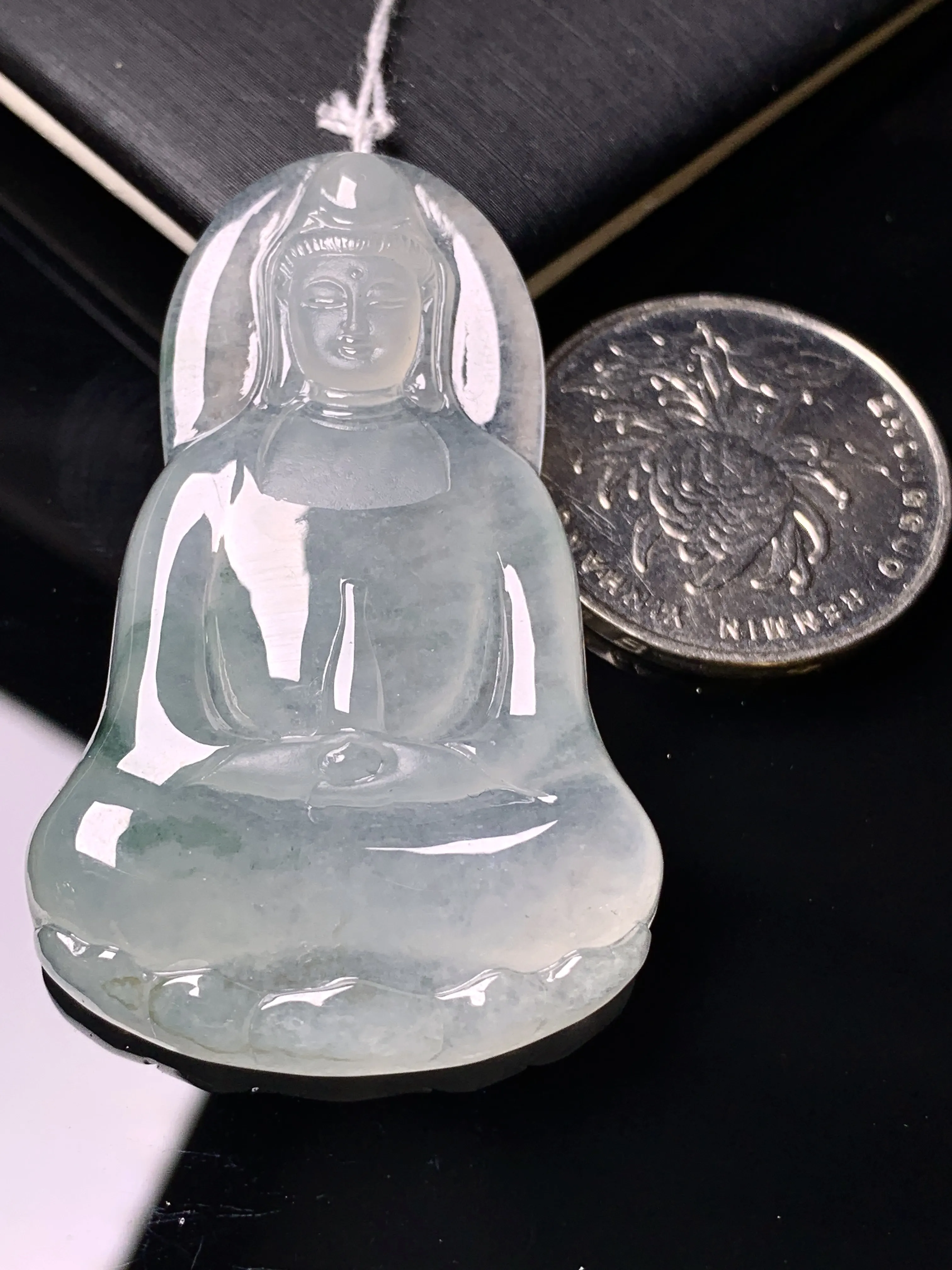 冰种观音吊坠 玉质细腻 色泽清新艳丽  整体尺寸47.6*30.2*5.5