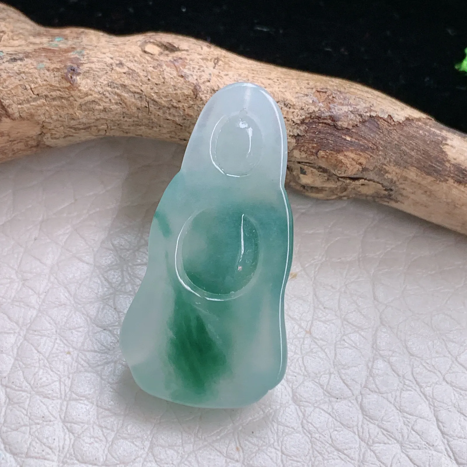 gp自然光30.9*15.7*6天然缅甸翡翠冰胶飘花立体财神爷 财爷玉吊坠