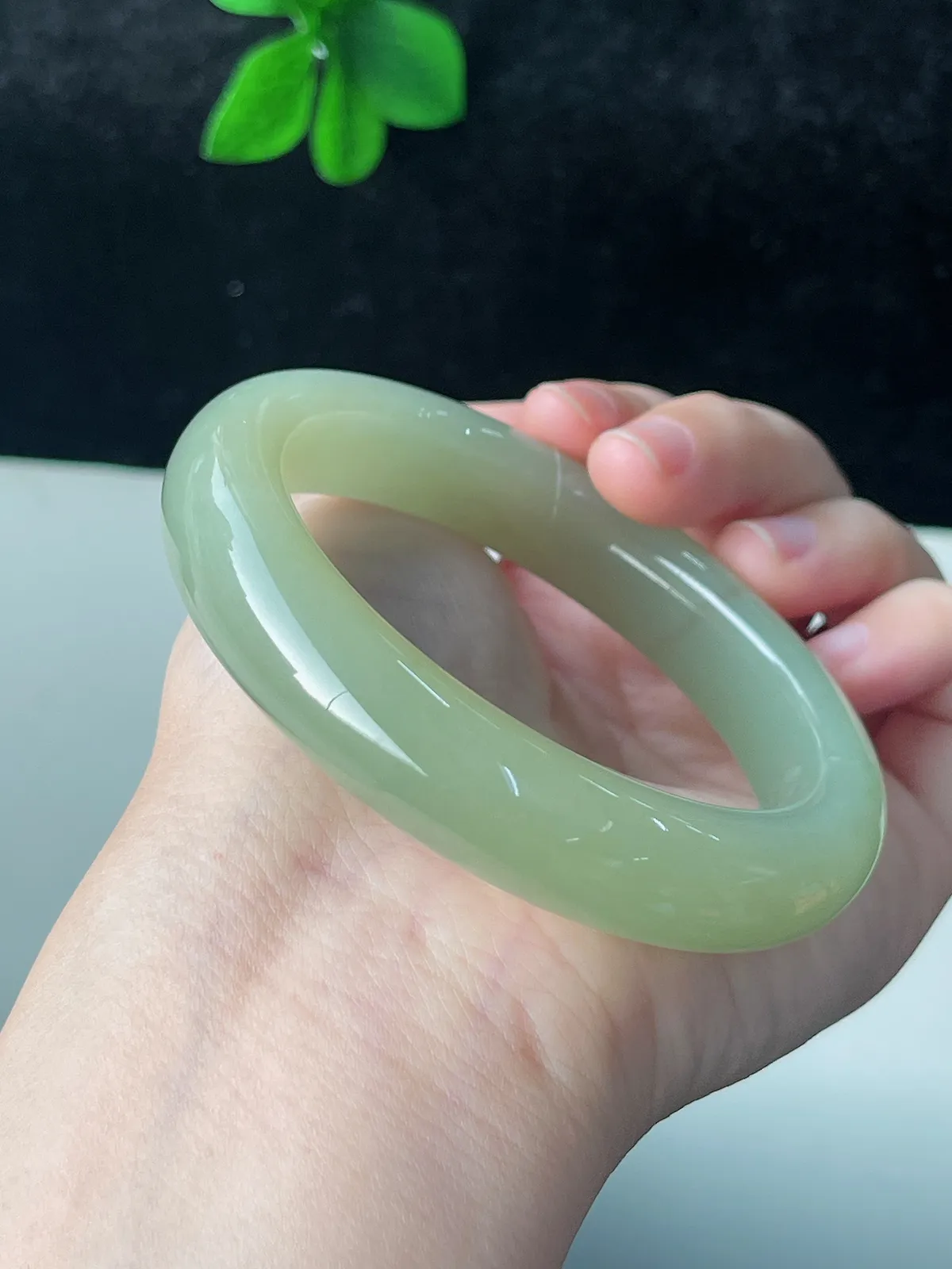 正圈57圈口，和田玉手镯