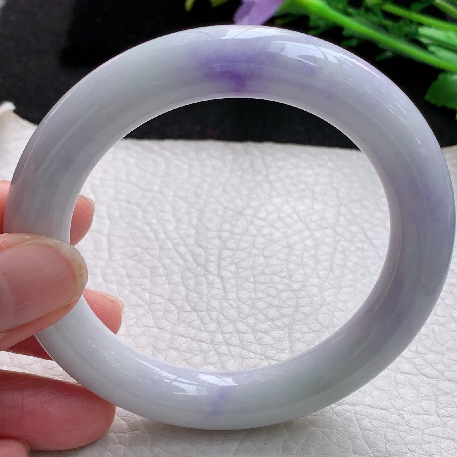 xx自然光57*11.8*11.3美人镯 缅甸翡翠a货玉手镯飘紫圆条玉手环