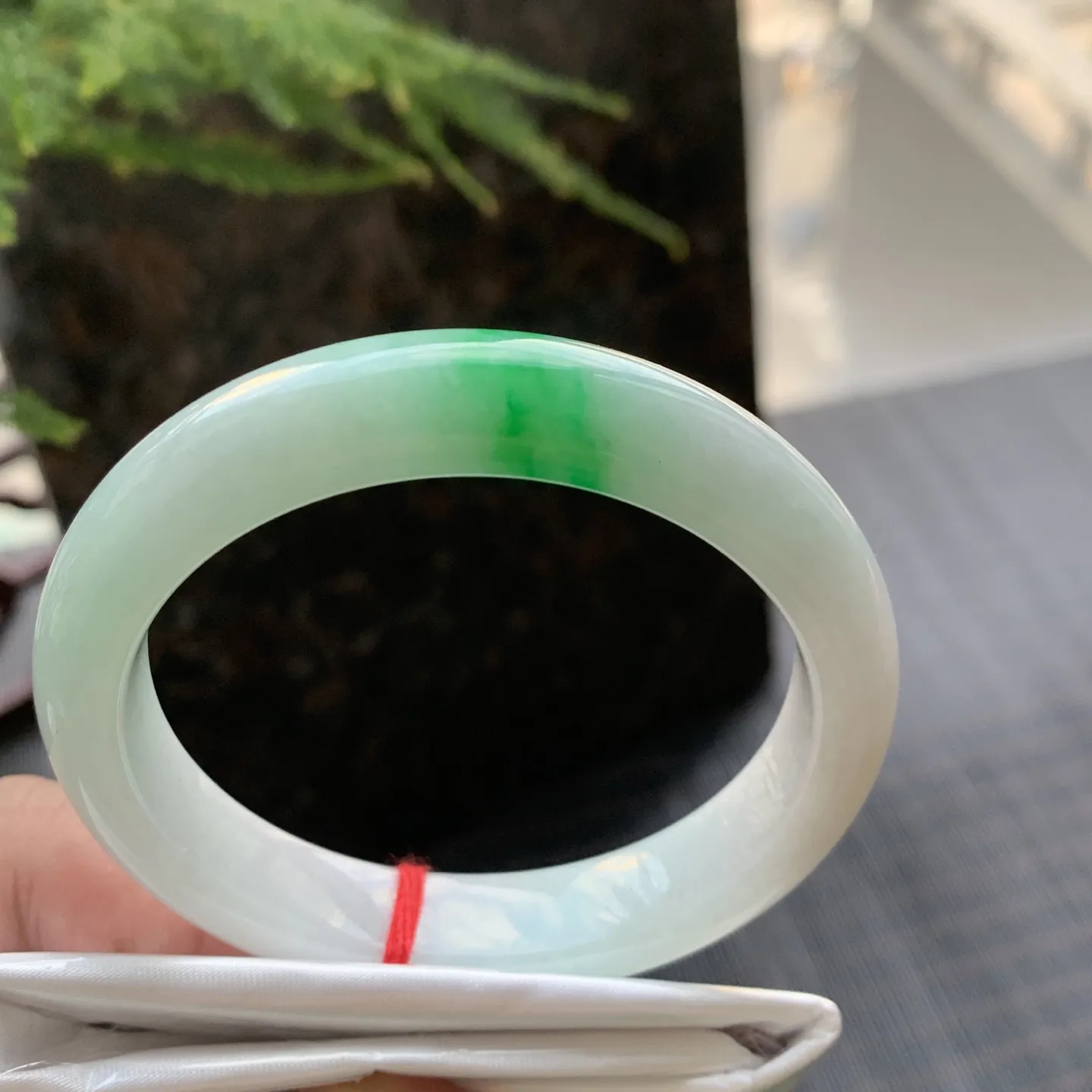 正圈冰糯阳绿 一丝细线 尺寸:52.7/11.1/7.7 色好