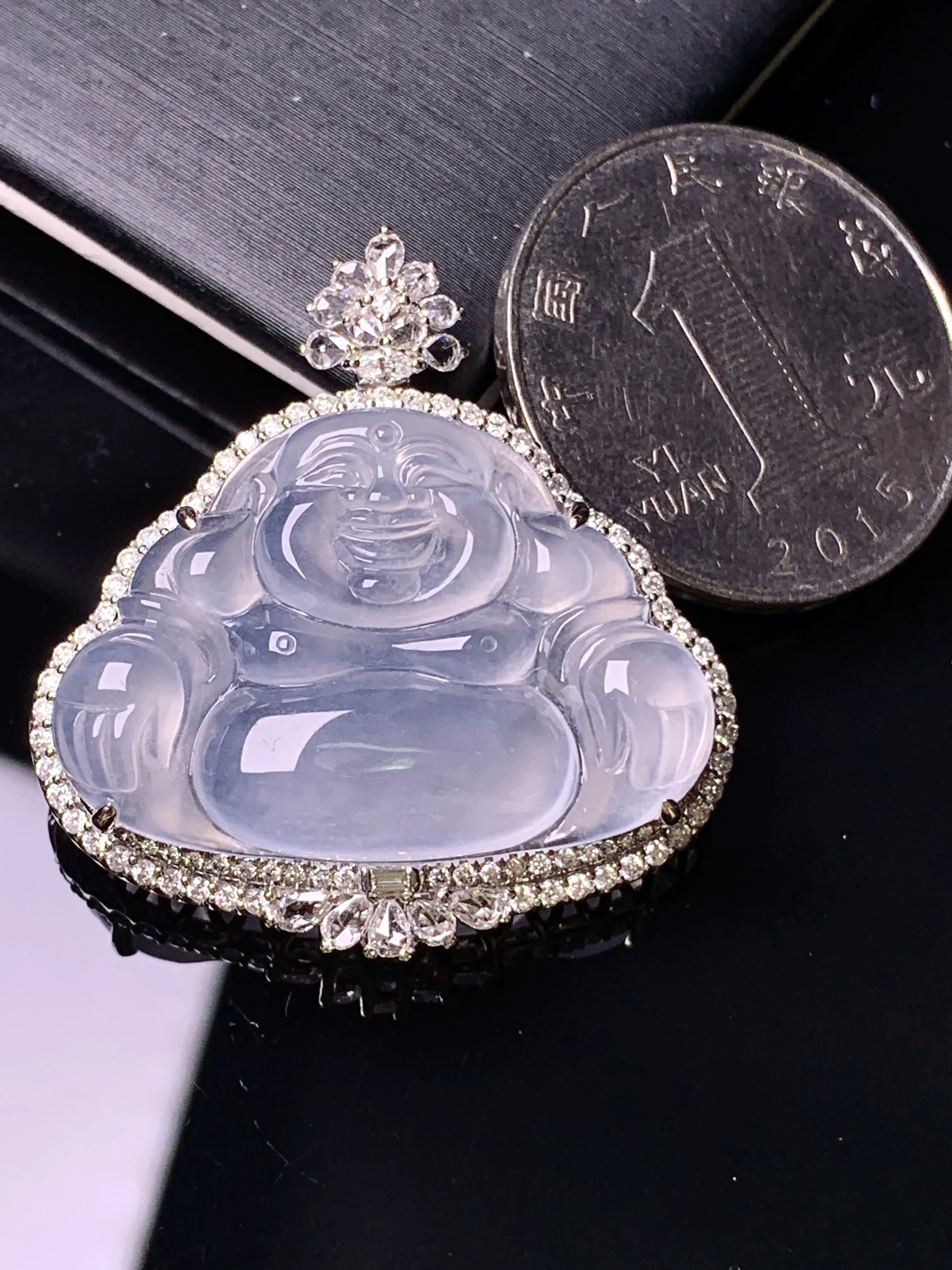 18k金钻镶嵌冰种佛公吊坠 玉质细腻 色泽清新艳丽  整体尺寸33*31.8*9.2