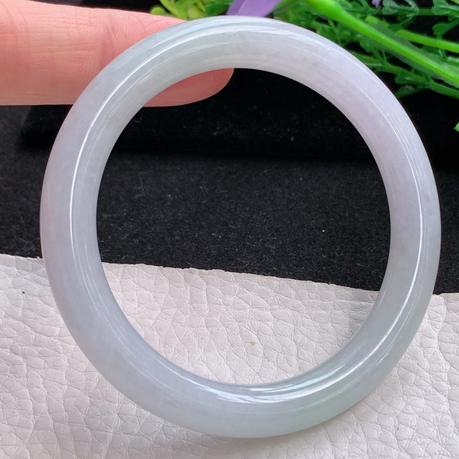 n自然光54*8.5*8.7叮当镯 缅甸翡翠a货玉手镯淡雅圆条玉手环