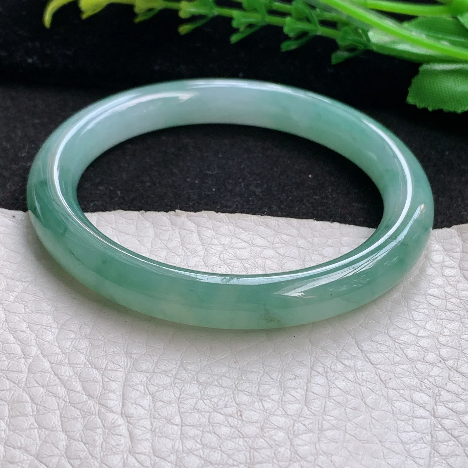 xo自然光53.8*8.5*8.3美人镯 缅甸翡翠a货玉手镯冰胶秀美圆条玉手环 叮当