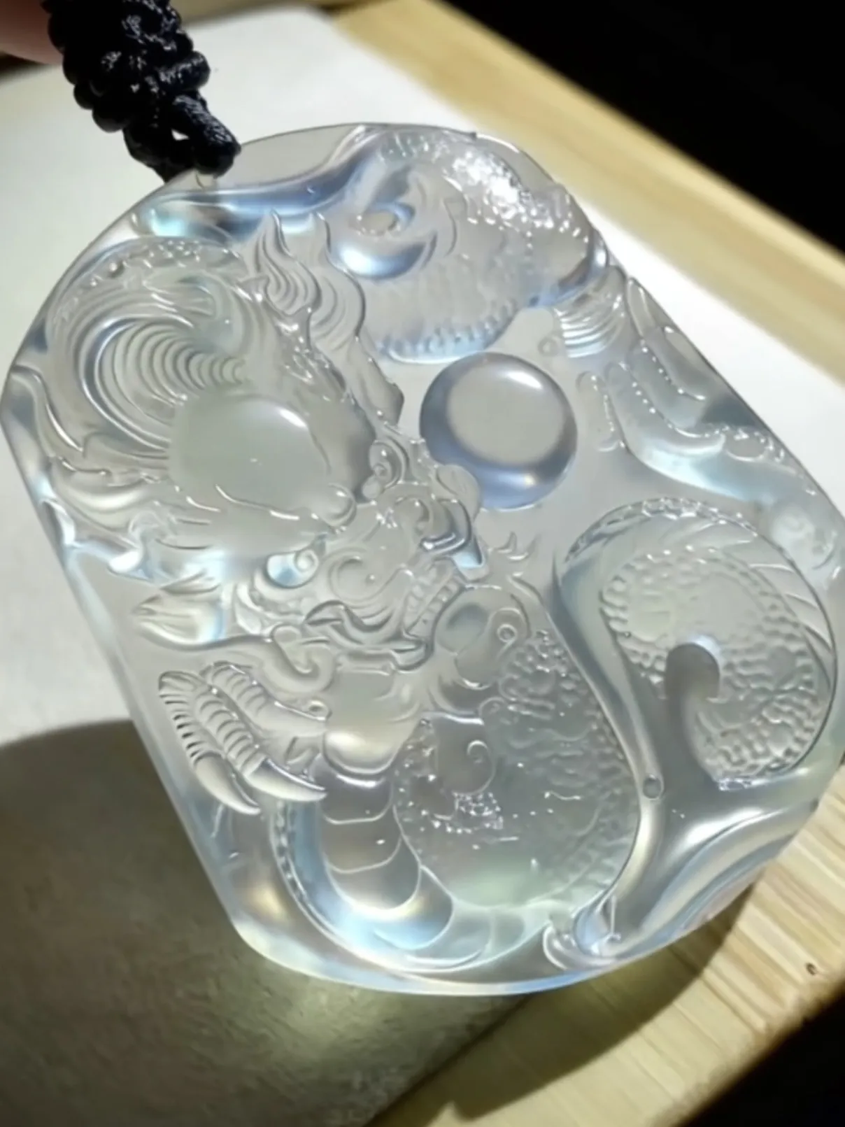 翡翠玻璃种无色吊坠