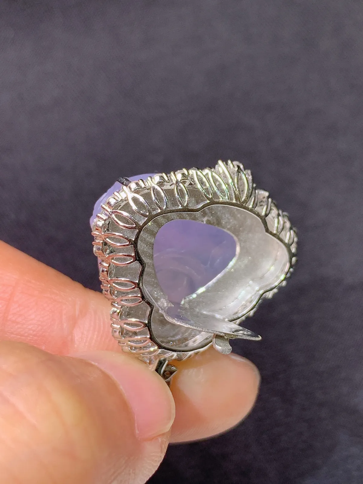 紫罗兰笑佛吊坠，18k金镶嵌，温润细腻，颜色鲜艳 尺寸30.6*26.7*9