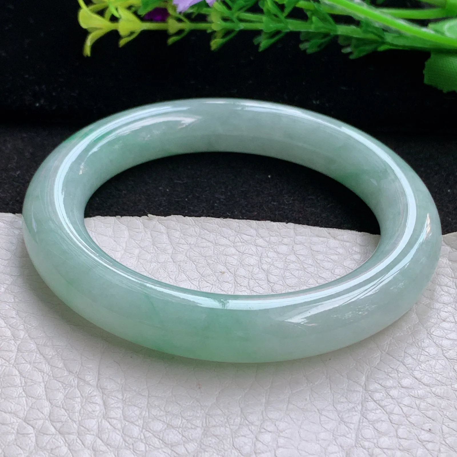 n自然光56.5*11.2*11.3胖圆镯 缅甸翡翠a货玉手镯清新圆条玉手环