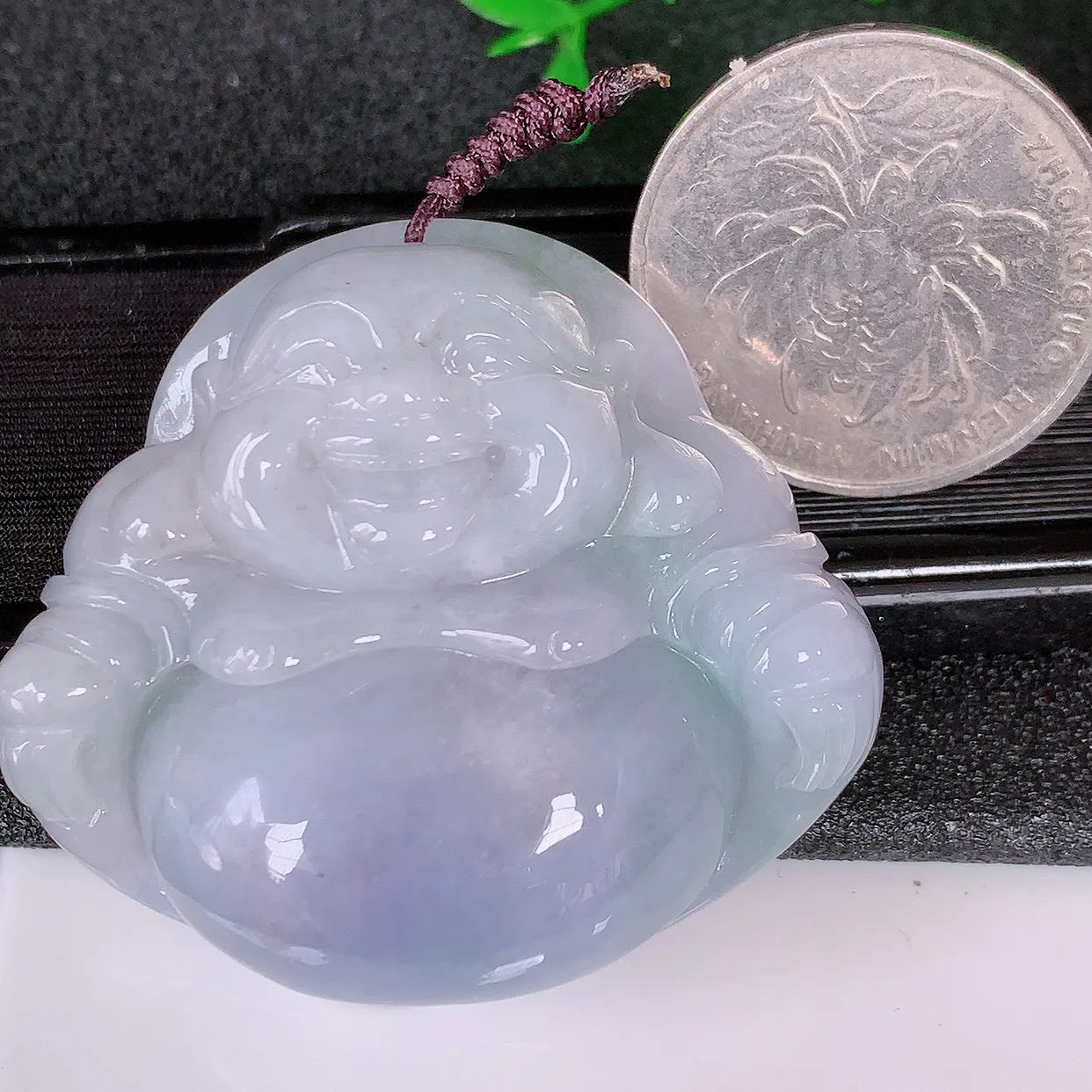 自然光实拍，大件厚装紫罗兰翡翠佛公吊坠，笑口常开，佛公在心中，一生平安幸福， 佛公翠色迷人，佩戴佳品！#41.29