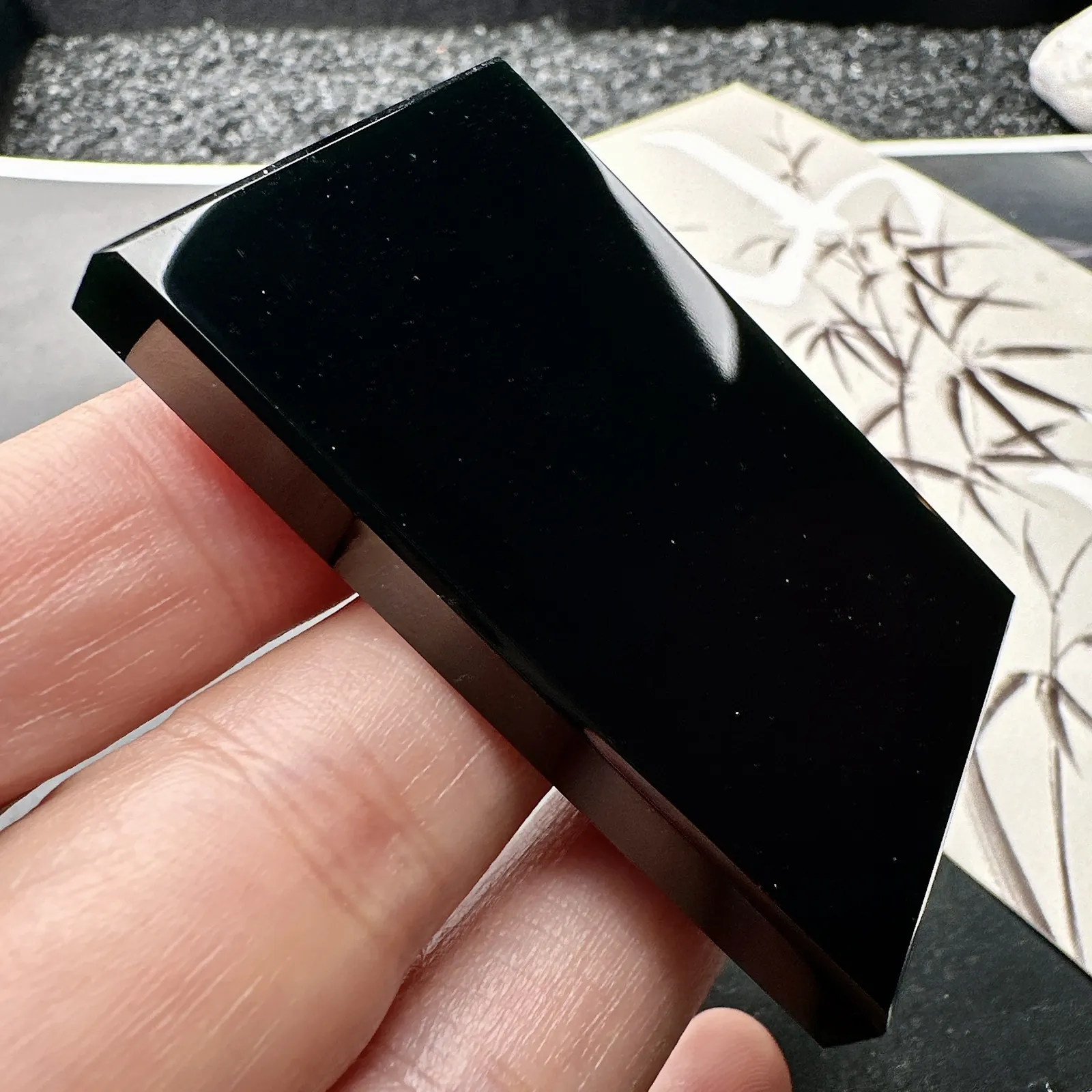 【冰种墨翠无事牌】高品质无事牌，种老肉细，光泽度好，无纹无裂，打灯透绿。