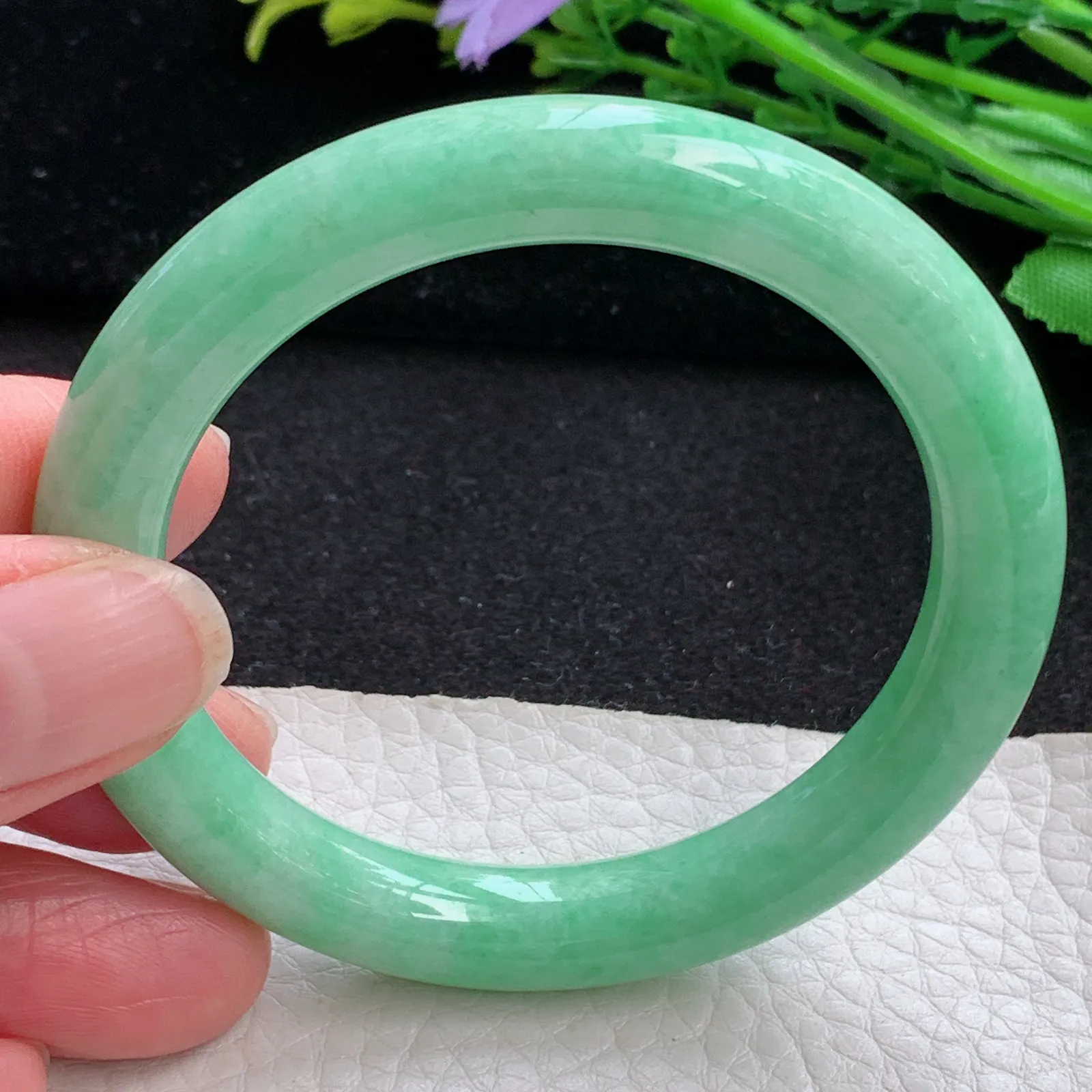 n小圈口52*9.5*8.6美人镯 缅甸翡翠a货玉手镯果绿秀气圆条玉手环