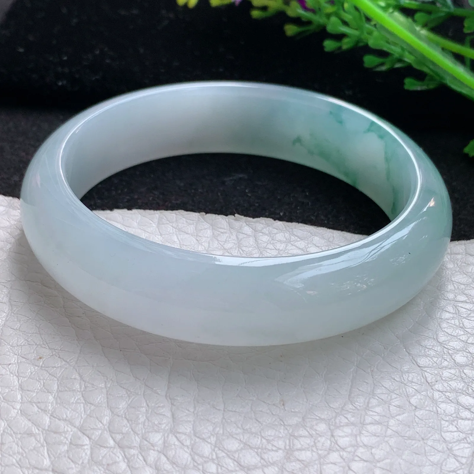 nr自然光58.5*15*8轮胎镯 缅甸翡翠a货玉手镯冰飘花宽边玉手环