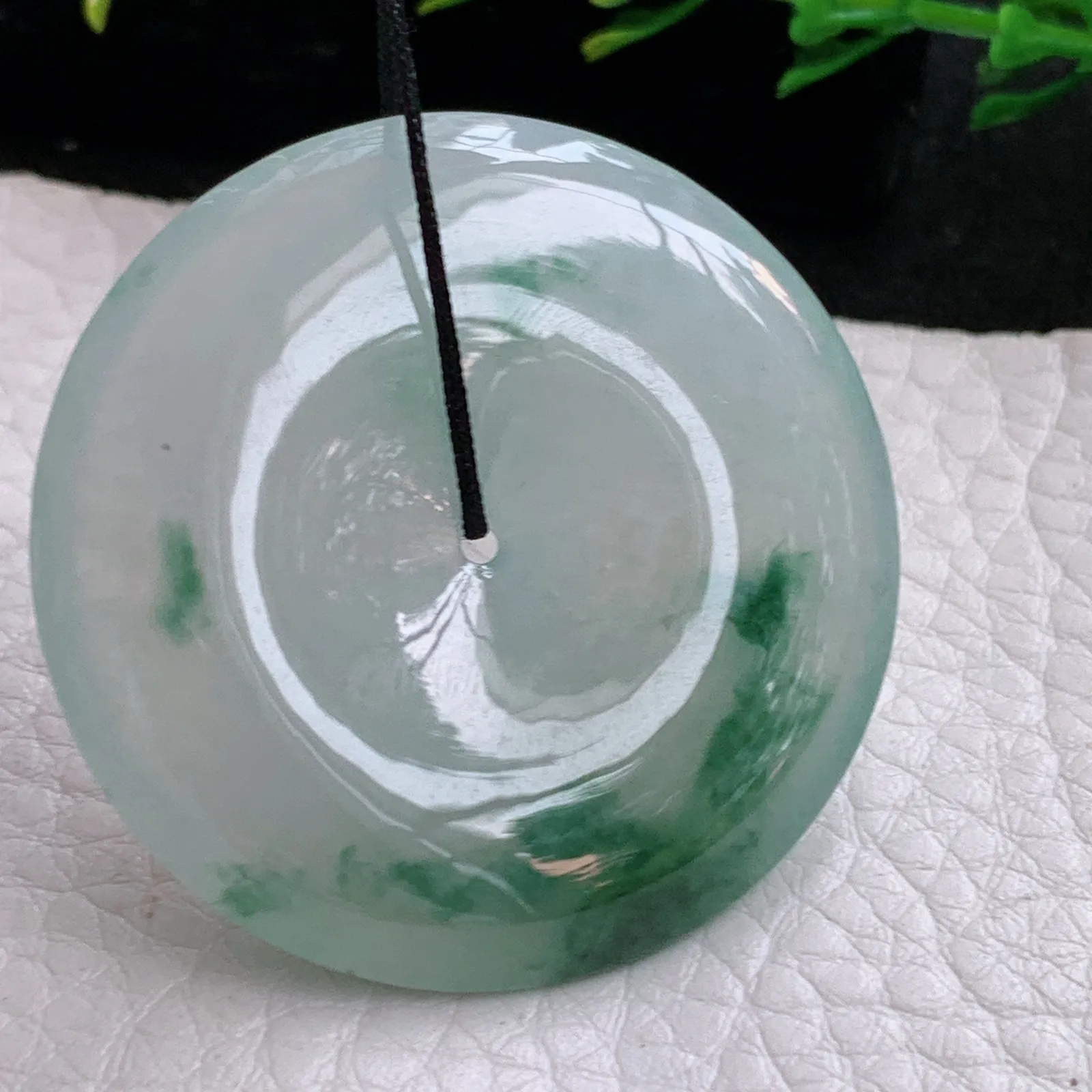 gp自然光39.8*6.5天然缅甸翡翠冰胶饱满飘花大平安扣 玉扣玉吊坠