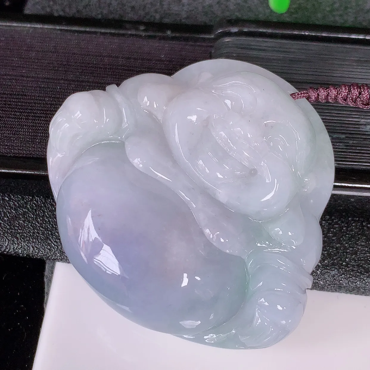 自然光实拍，大件厚装紫罗兰翡翠佛公吊坠，笑口常开，佛公在心中，一生平安幸福， 佛公翠色迷人，佩戴佳品！#41.29