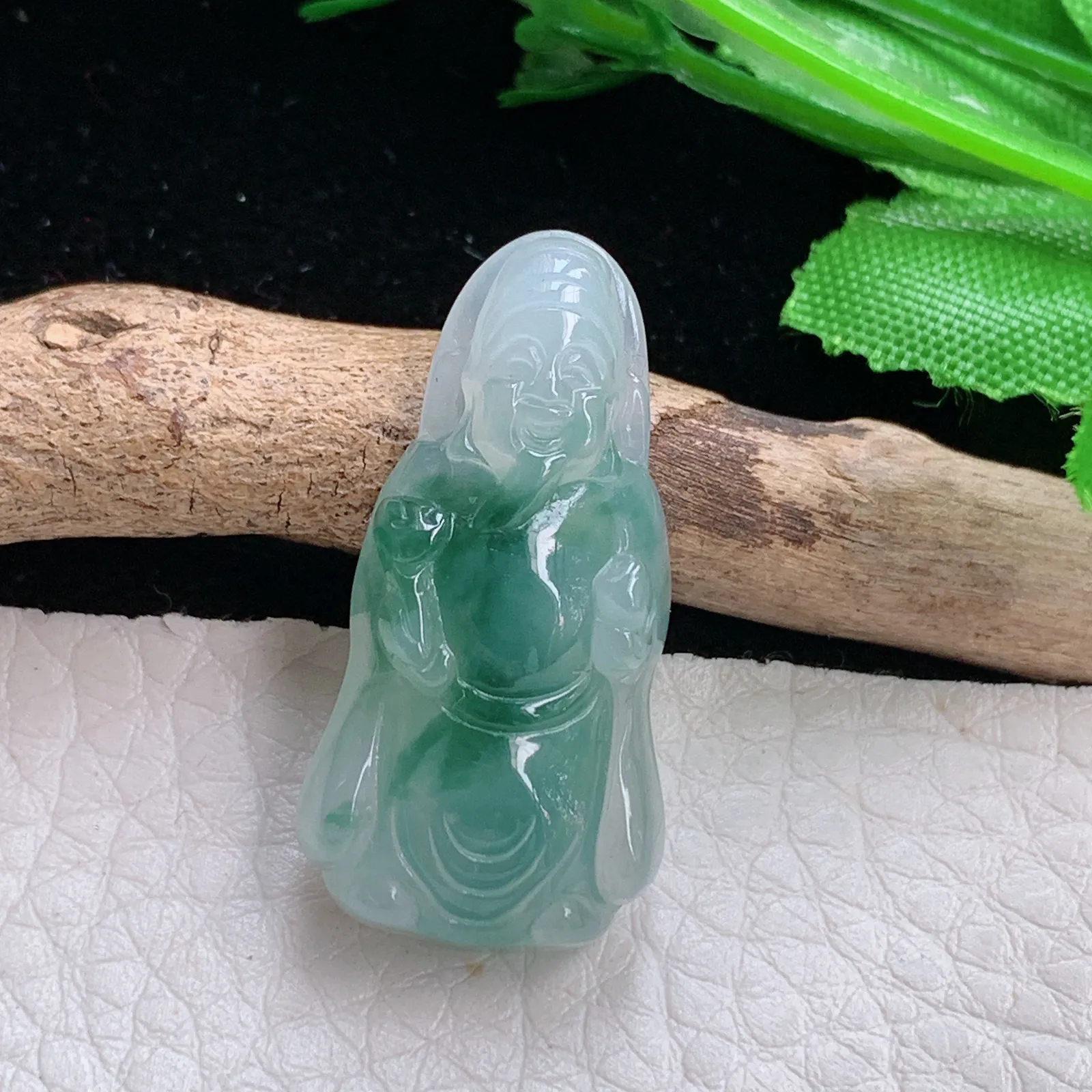 gp自然光30.9*15.7*6天然缅甸翡翠冰胶飘花立体财神爷 财爷玉吊坠