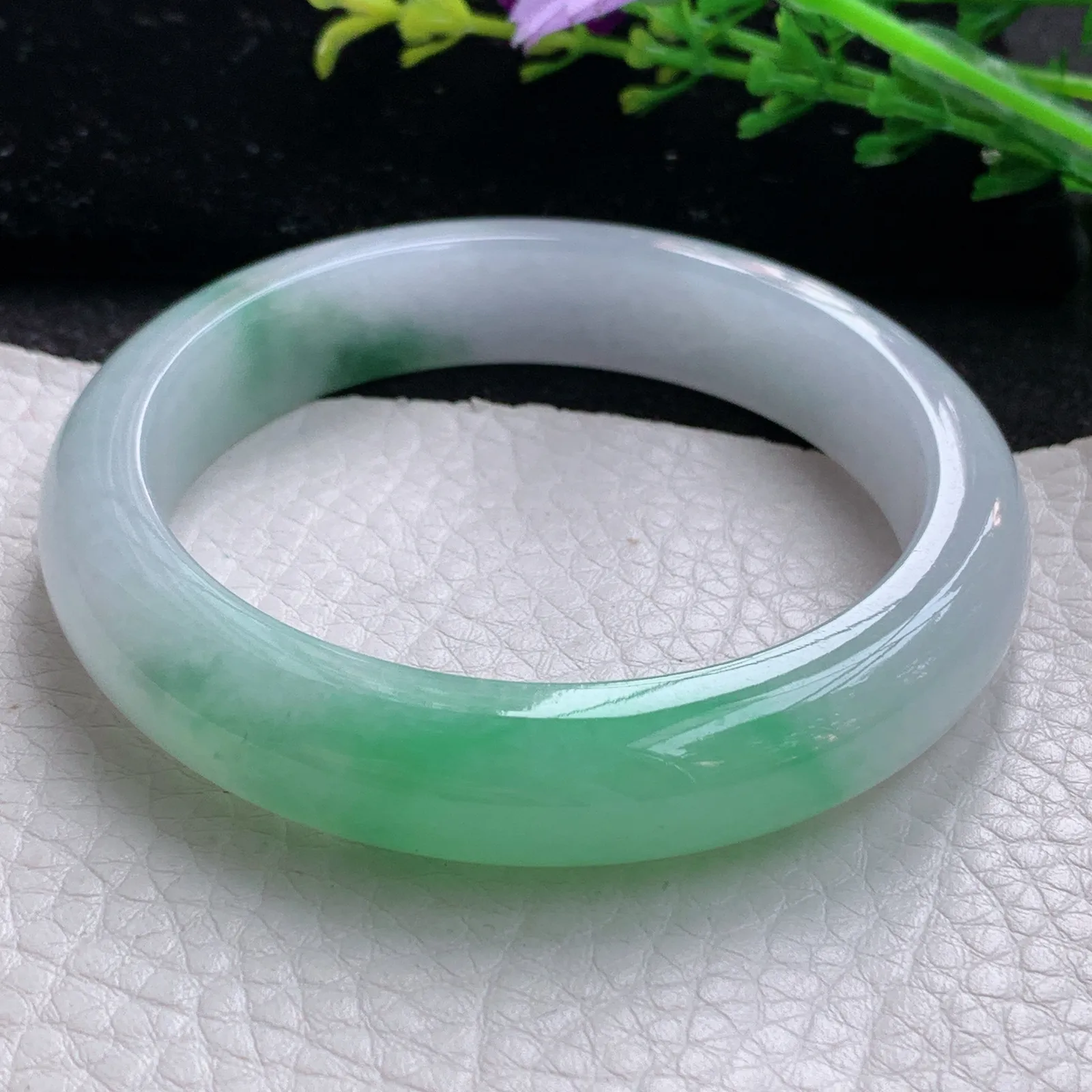 yh自然光55.5*12*8平安镯 缅甸翡翠a货玉手镯冰绿宽边玉手环