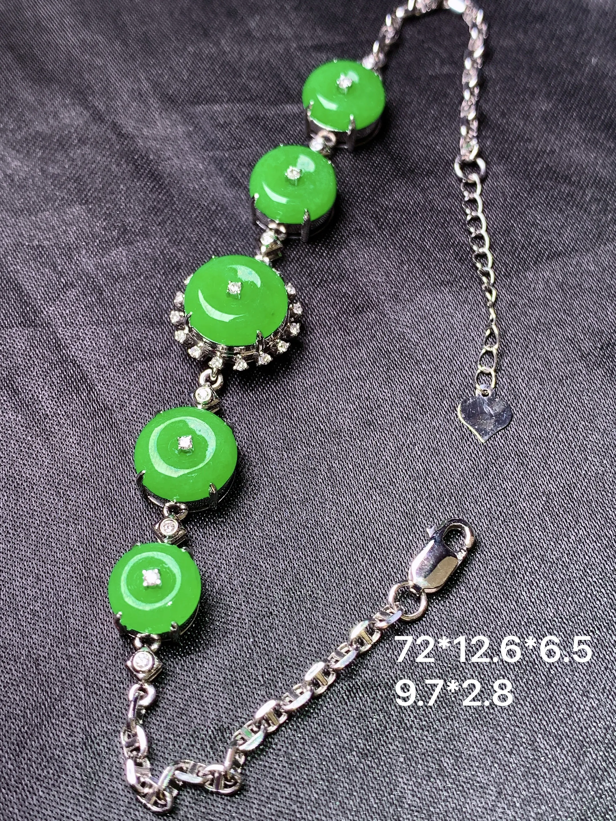 18k金钻镶嵌满绿平安扣手链 玉质细腻 色泽清新艳丽 整体尺寸72*12.6*6.5