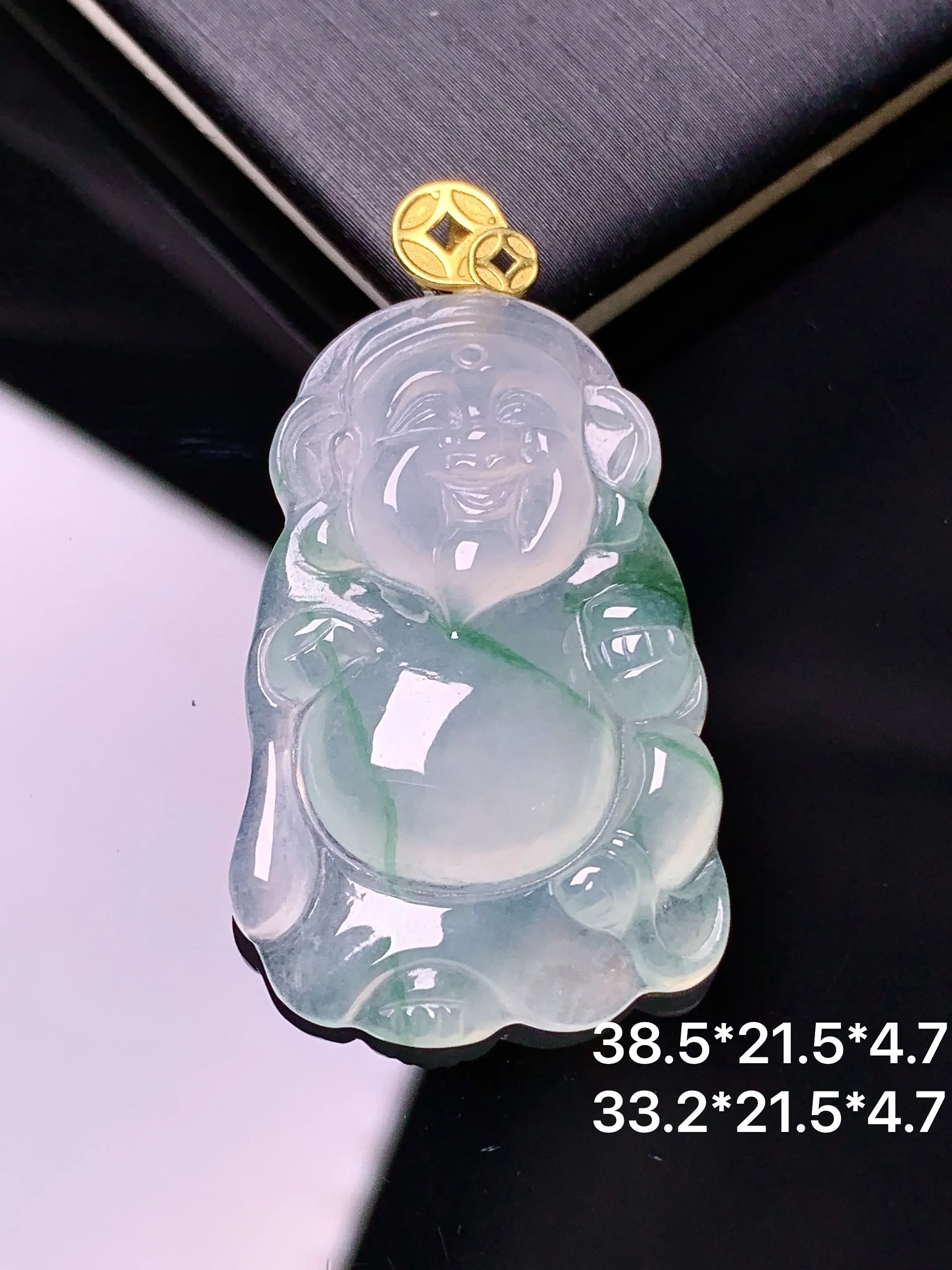 18k金镶嵌飘绿财神吊坠 玉质细腻 色泽清新艳丽  整体尺寸38.5*21.5*4.7