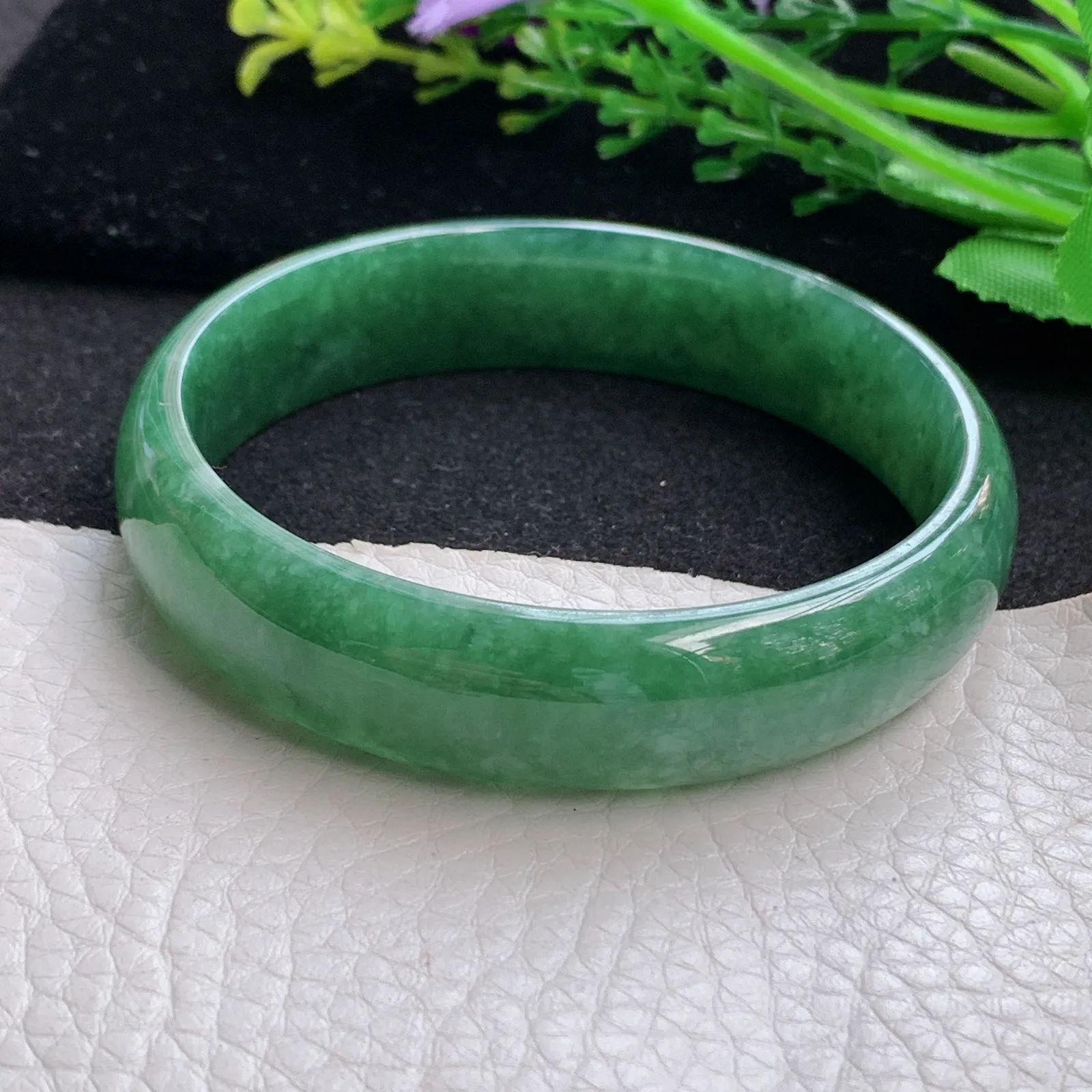 n自然光59*14*6.2平安镯 缅甸翡翠a货玉手镯满绿宽边玉手环