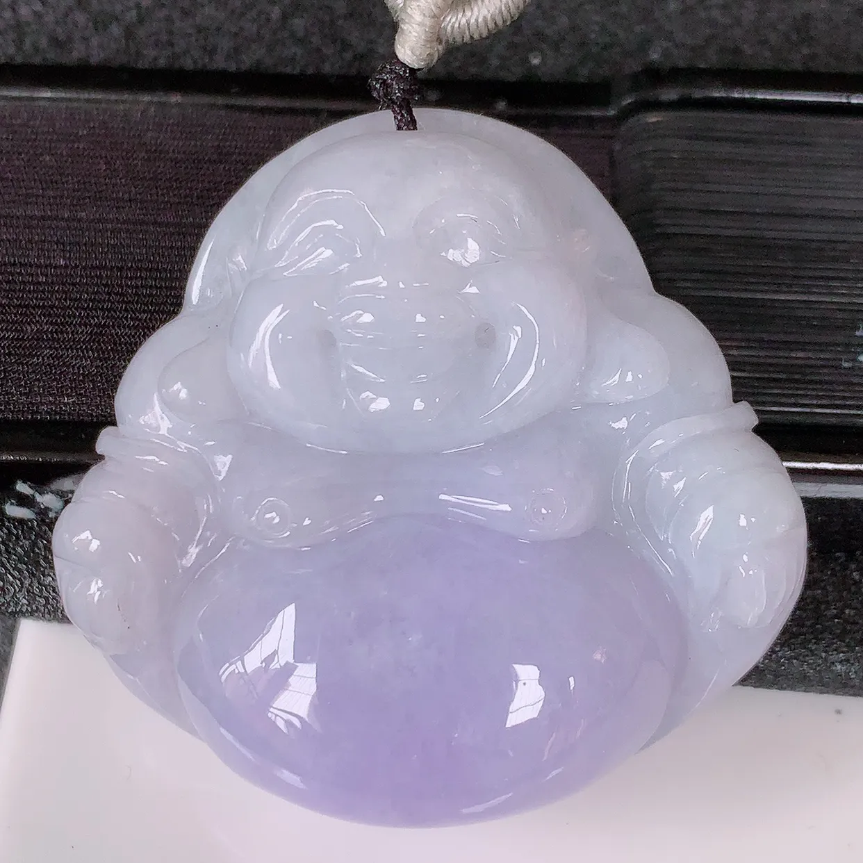 自然光实拍，大件厚装紫罗兰翡翠佛公吊坠，翡翠开心笑佛，种老水足，颜色漂亮，立体饱满圆润，佩戴效果赞#