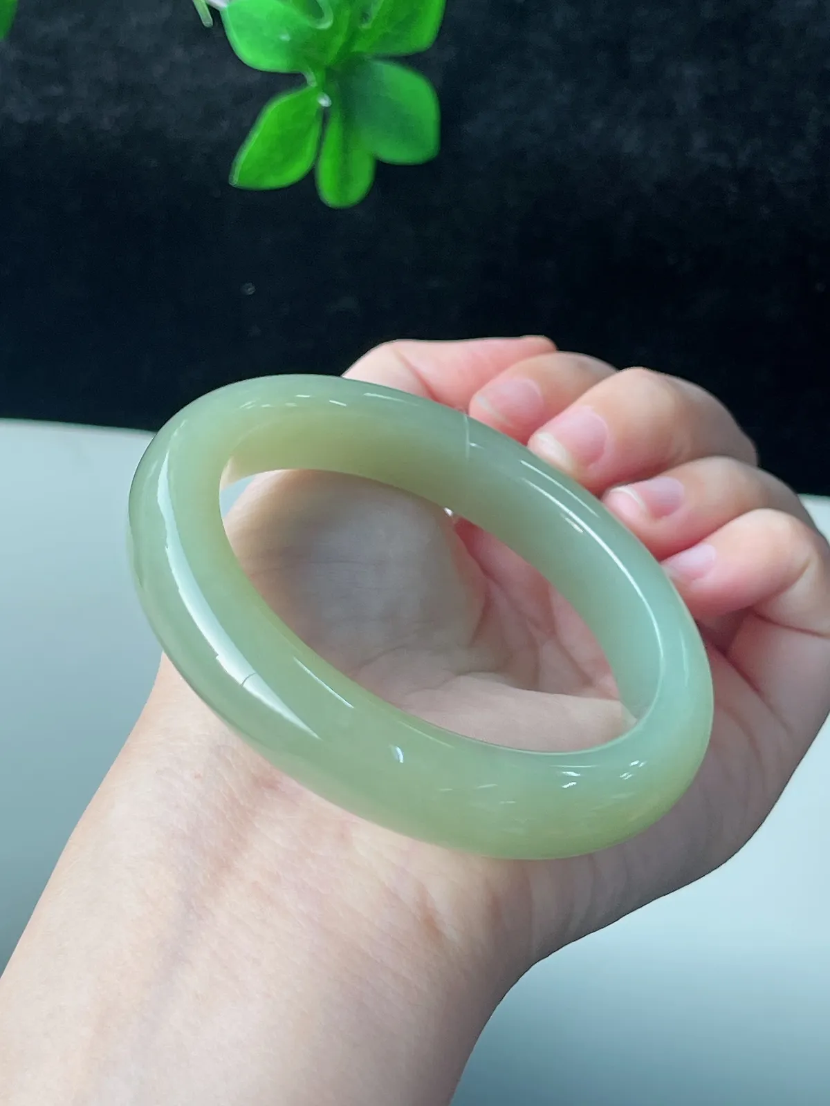 正圈57圈口，和田玉手镯