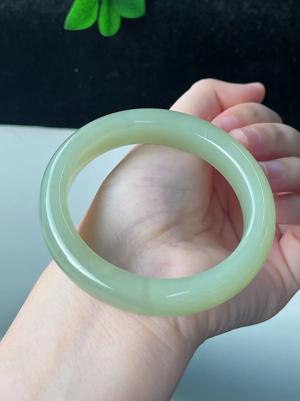 正圈57圈口，和田玉手镯