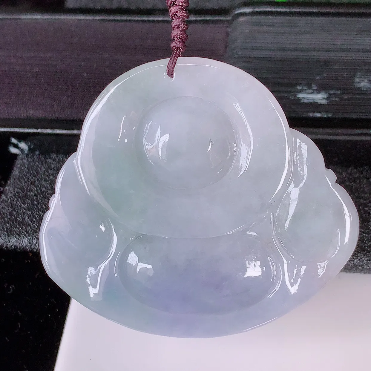 自然光实拍，大件厚装紫罗兰翡翠佛公吊坠，笑口常开，佛公在心中，一生平安幸福， 佛公翠色迷人，佩戴佳品！#41.29