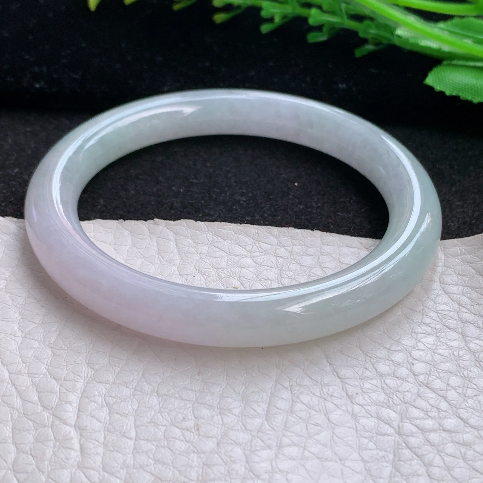 n自然光54*8.5*8.7叮当镯 缅甸翡翠a货玉手镯淡雅圆条玉手环