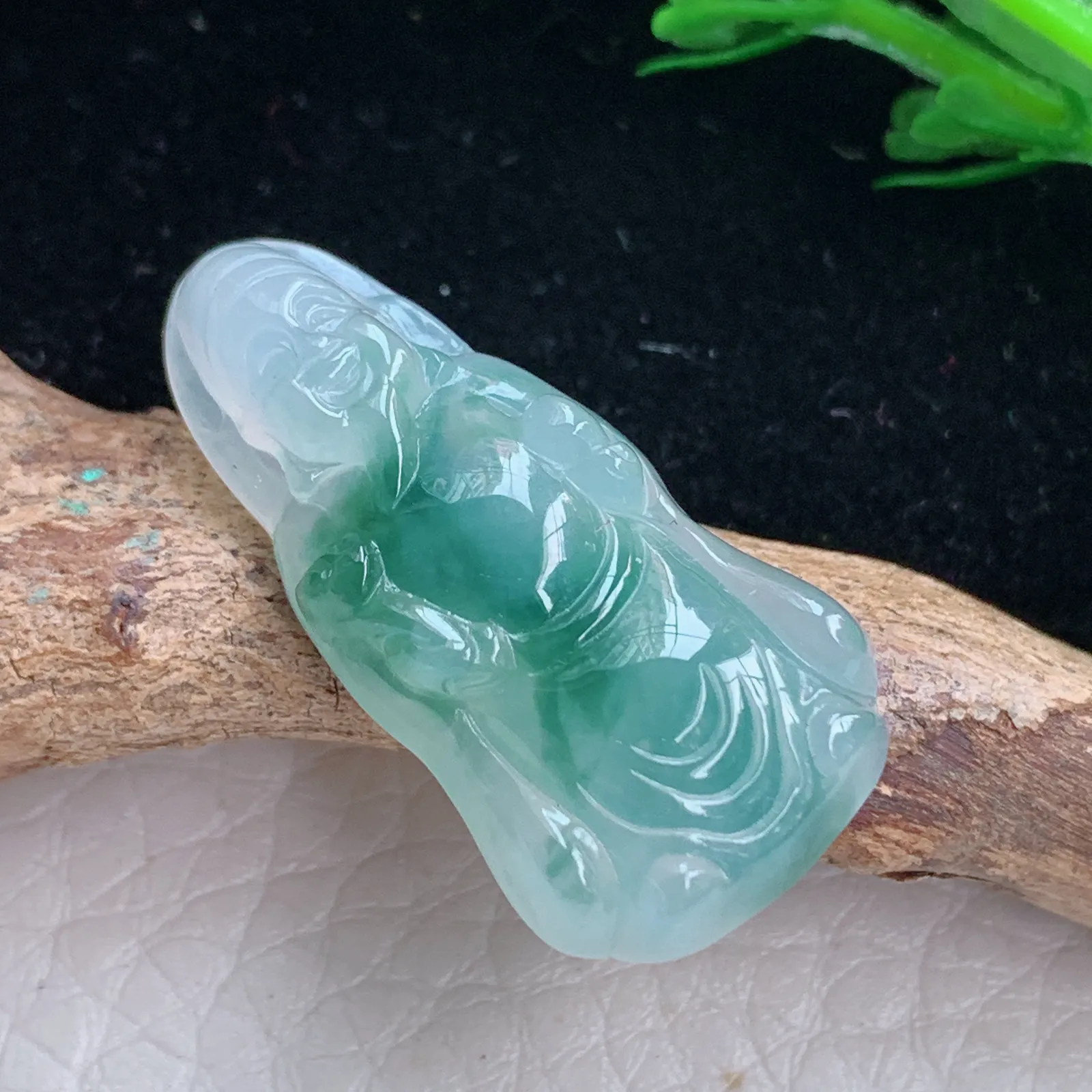 gp自然光30.9*15.7*6天然缅甸翡翠冰胶飘花立体财神爷 财爷玉吊坠