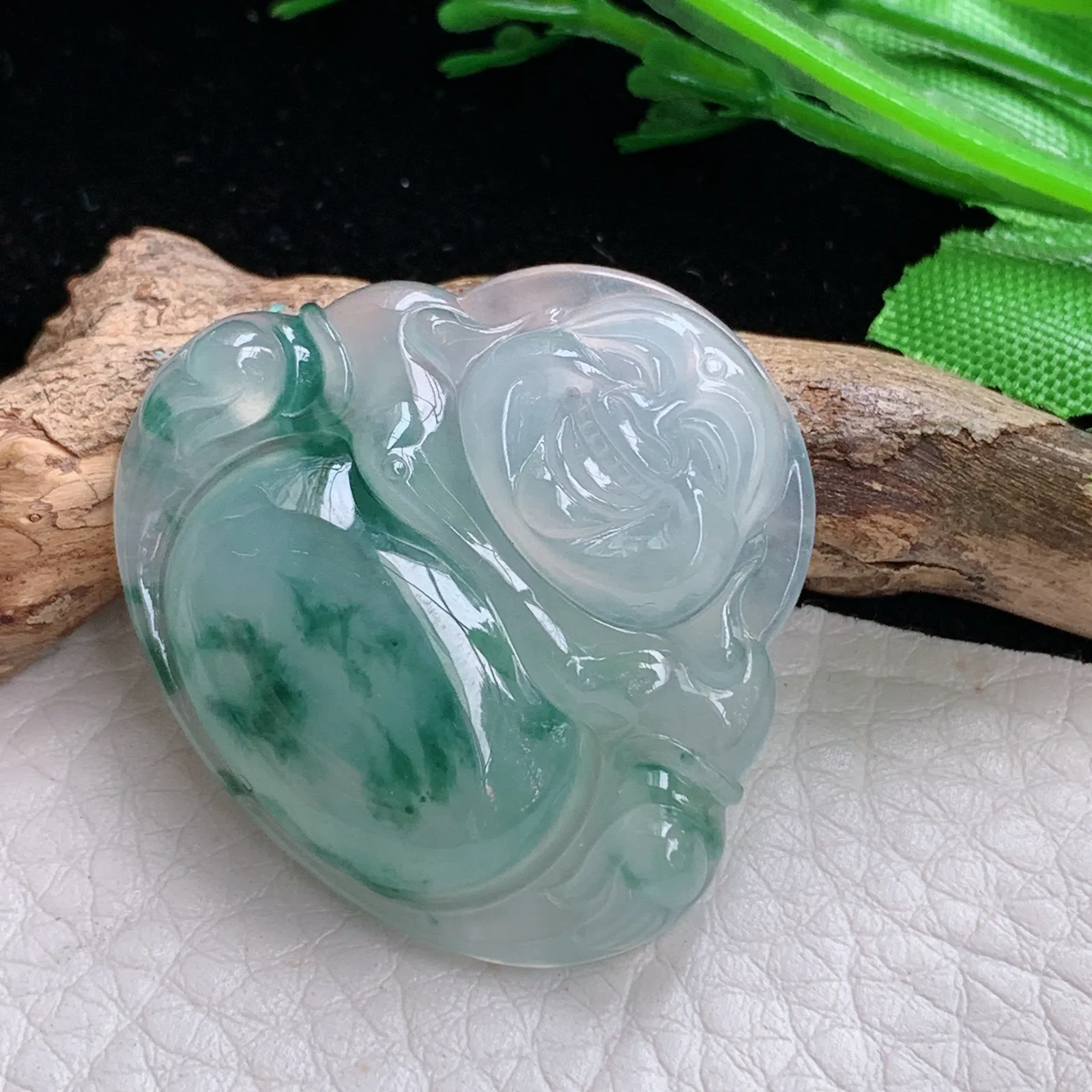 gp自然光31.6*35.2*6天然缅甸翡翠冰胶饱满飘花佛公 弥勒佛玉吊坠