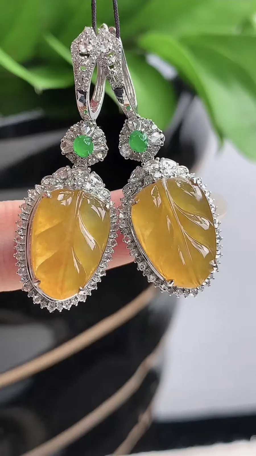 a货翡翠老坑冰种18K金伴钻镶嵌黄翡叶子金枝玉叶耳坠 尺寸16×11×8.6mm 重量8.35g 1202