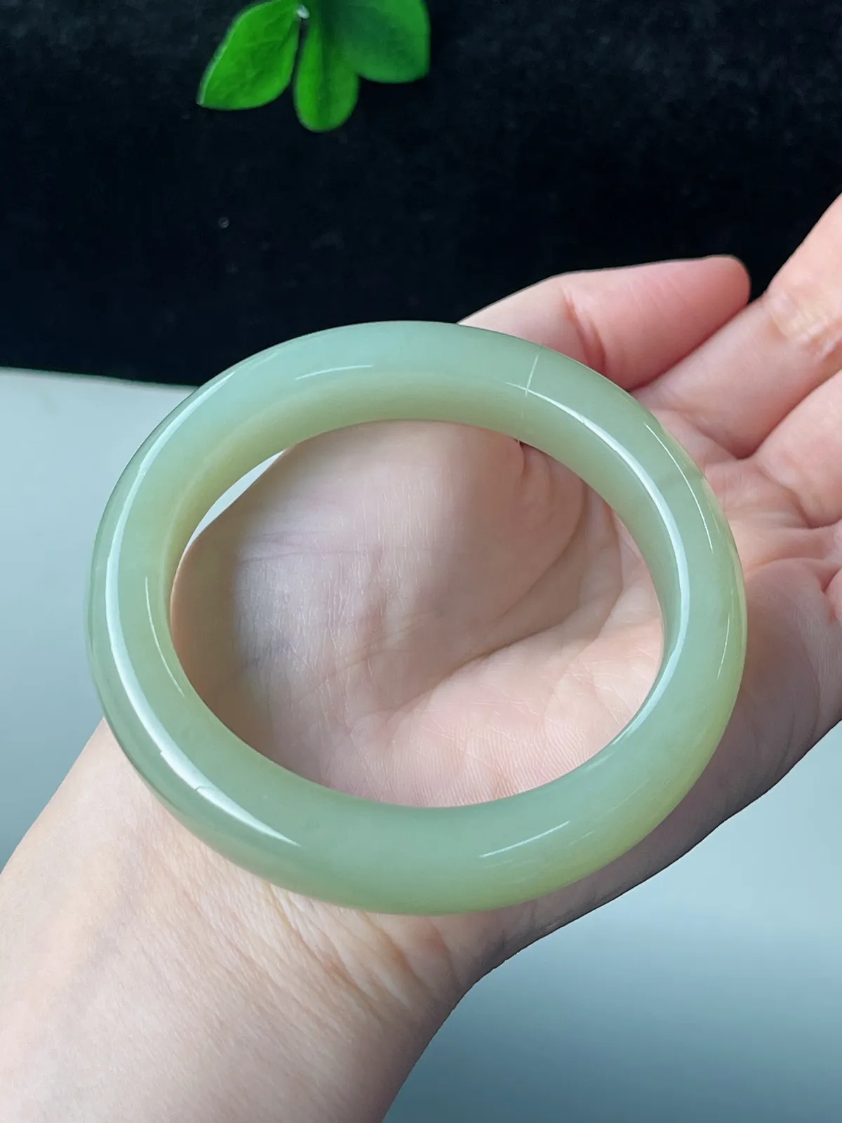 正圈57圈口，和田玉手镯