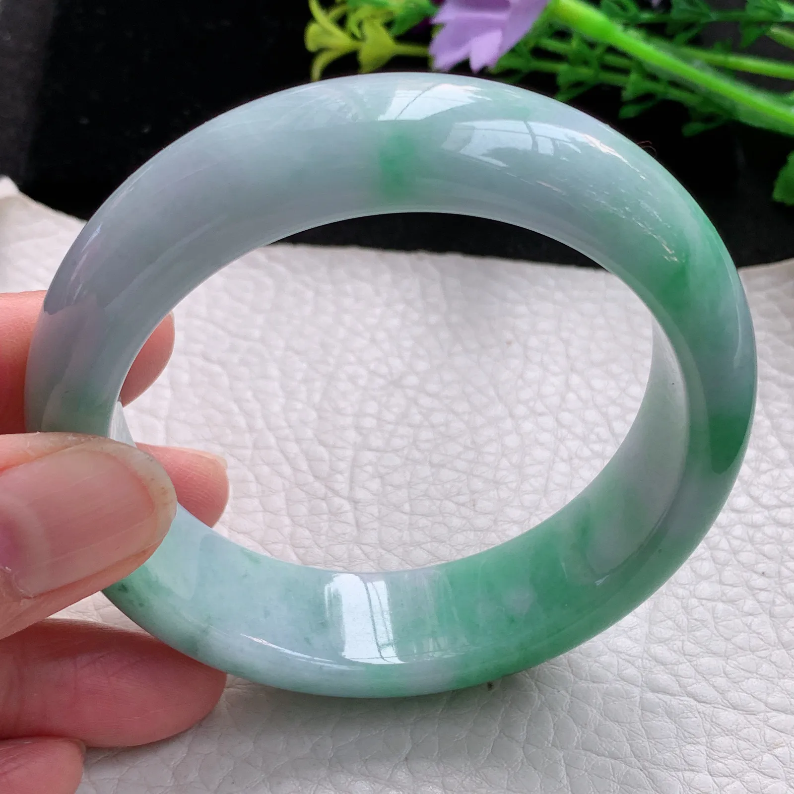 yh自然光58.5*17.3*9轮胎镯 缅甸翡翠a货玉手镯飘绿厚装宽边玉手环