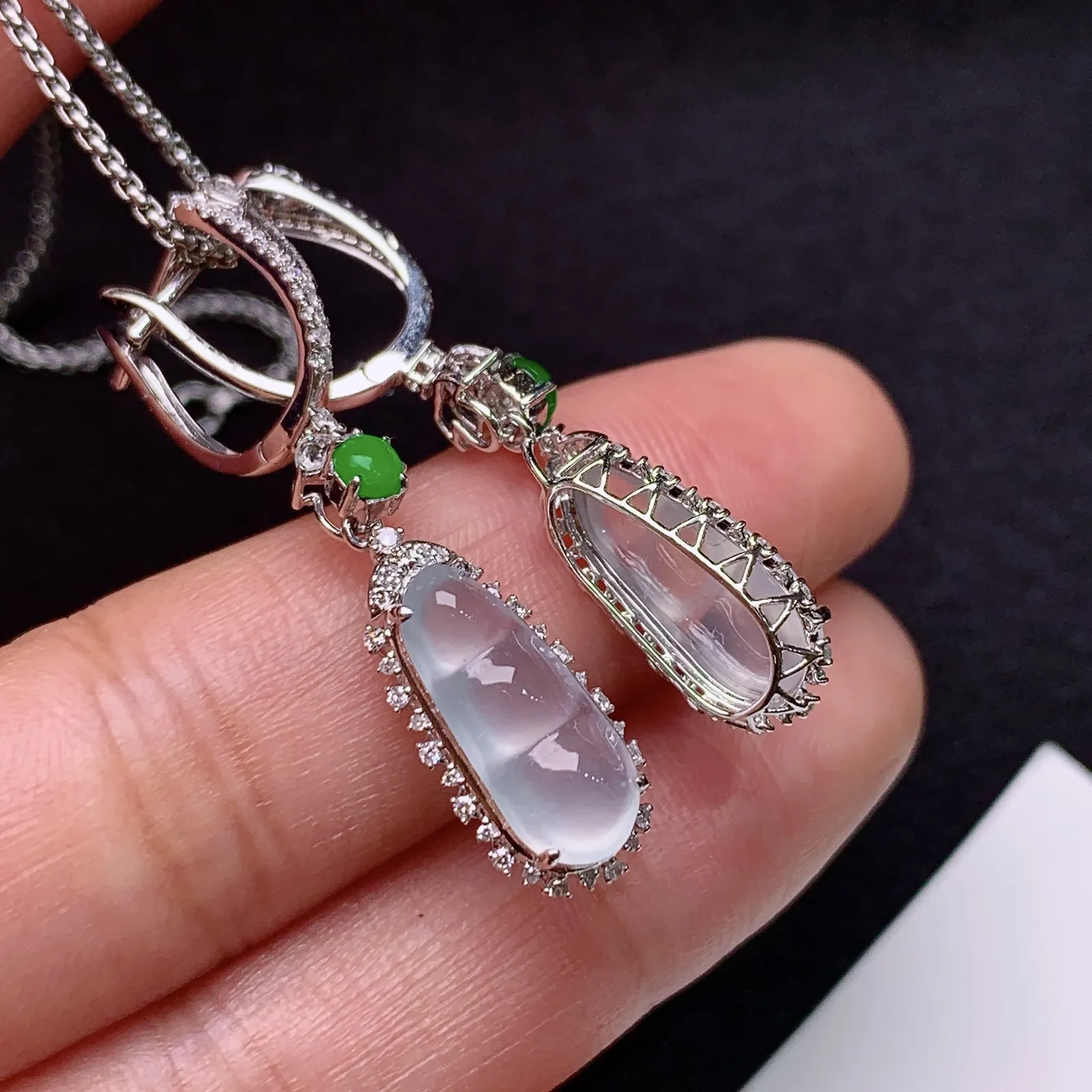 冰种福豆耳坠，18k金镶嵌，款式精美，冰润细腻，种水足，Cj 尺寸13.1*5.6*2.3