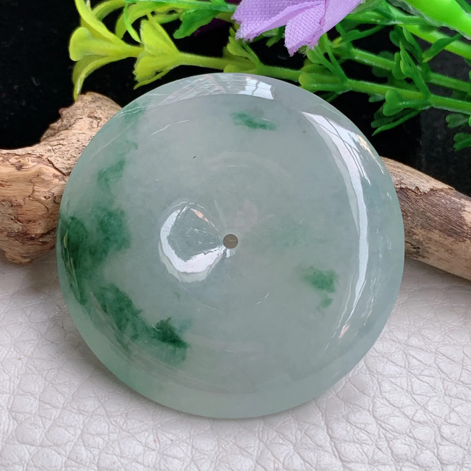 gp自然光39.8*6.5天然缅甸翡翠冰胶饱满飘花大平安扣 玉扣玉吊坠