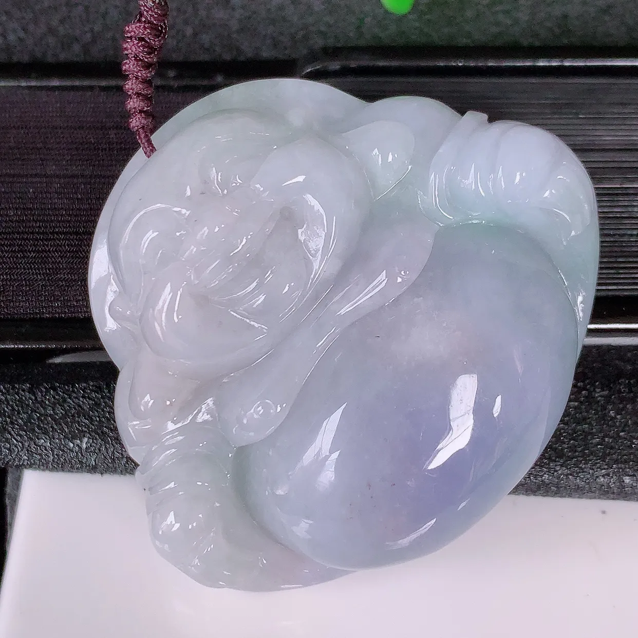 自然光实拍，大件厚装紫罗兰翡翠佛公吊坠，笑口常开，佛公在心中，一生平安幸福， 佛公翠色迷人，佩戴佳品！#41.29