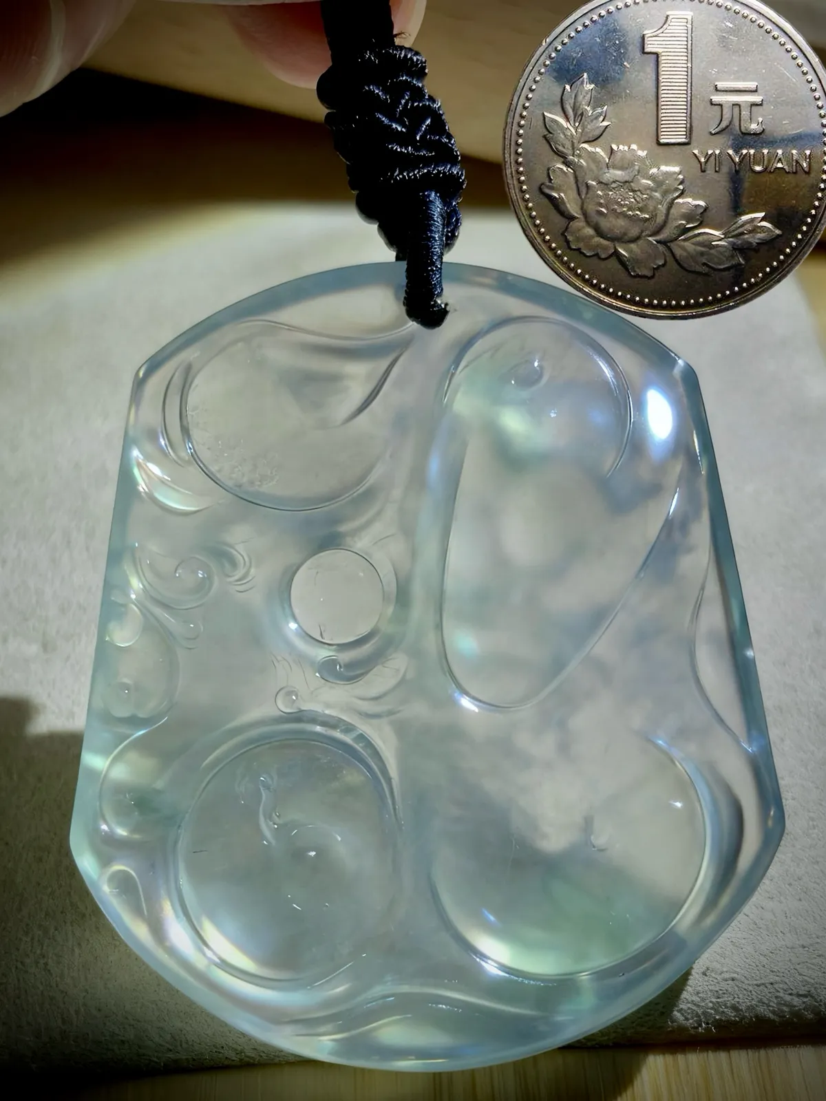 翡翠玻璃种无色吊坠