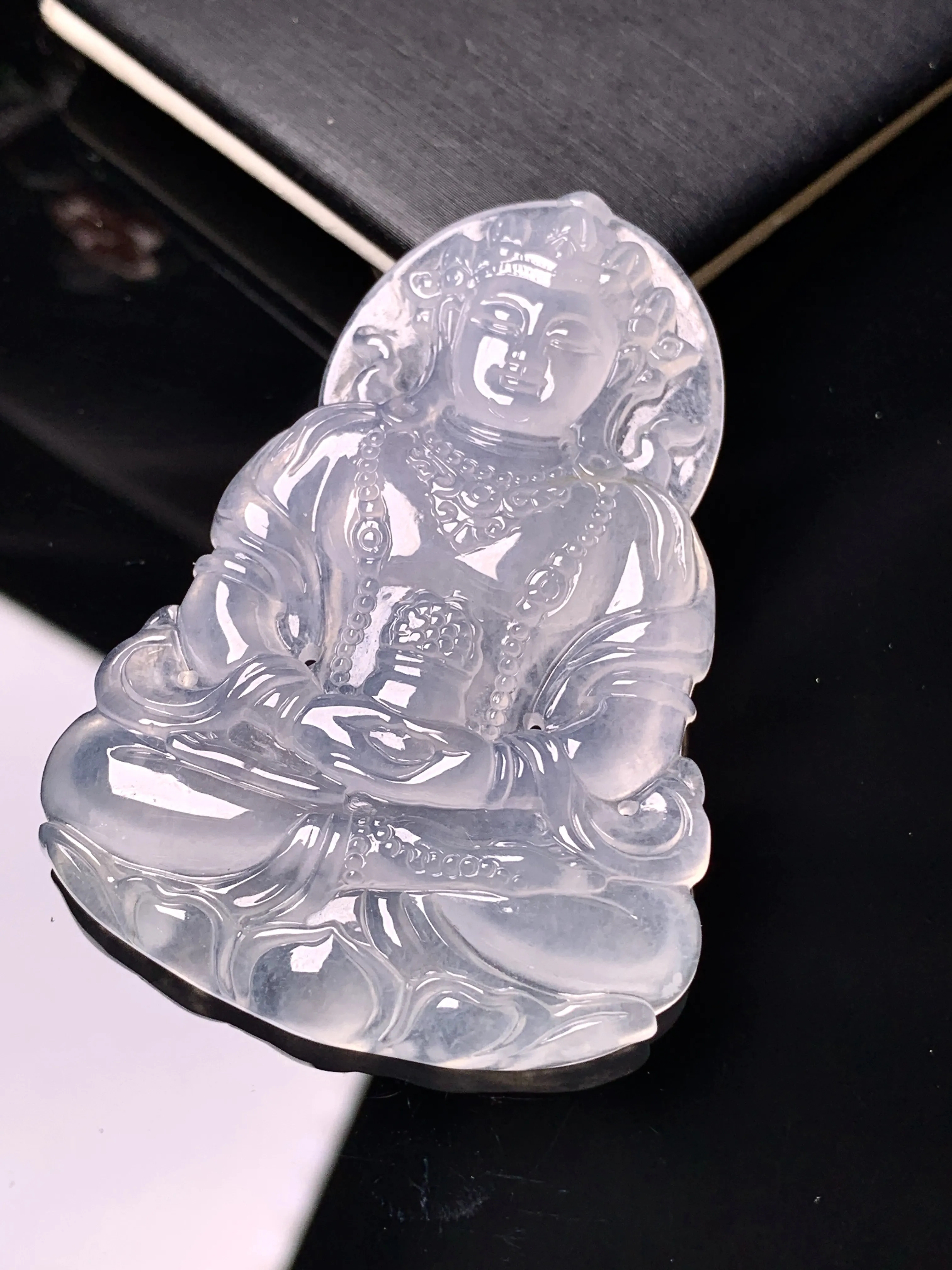 冰种度母观音菩萨吊坠 玉质细腻 色泽清新艳丽  整体尺寸54.3*38.3*5.6