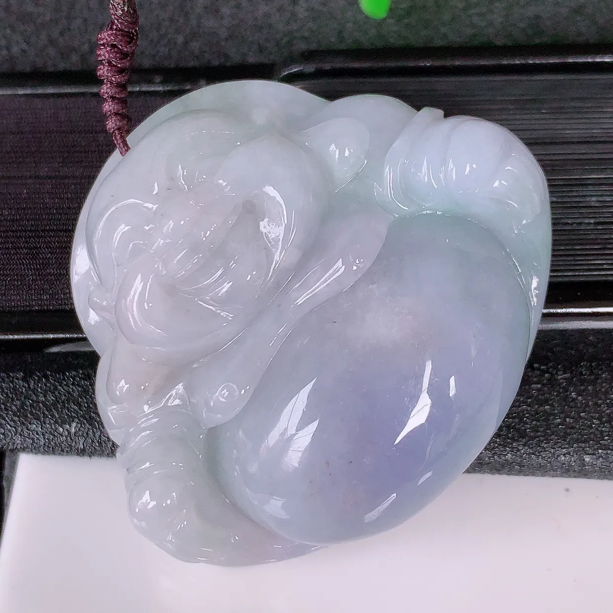 自然光实拍，大件厚装紫罗兰翡翠佛公吊坠，笑口常开，佛公在心中，一生平安幸福， 佛公翠色迷人，佩戴佳品！#41.29