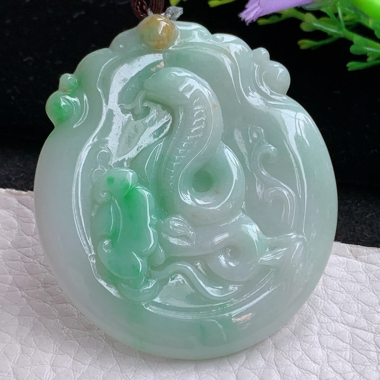 bg自然光54.5*47.6*6天然缅甸翡翠三彩腰缠万贯 生肖蛇玉吊坠 毛衣坠