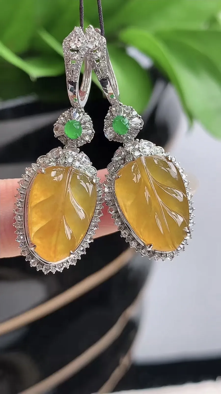 a货翡翠老坑冰种18K金伴钻镶嵌黄翡叶子金枝玉叶耳坠 尺寸16×11×8.6mm 重量8.35g 1202