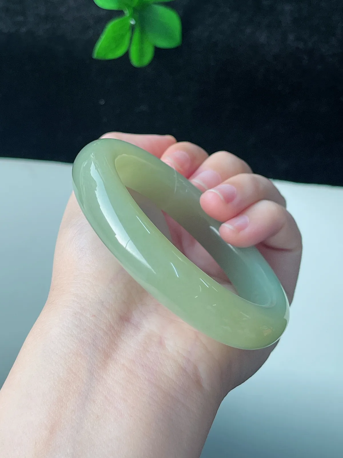 正圈57圈口，和田玉手镯