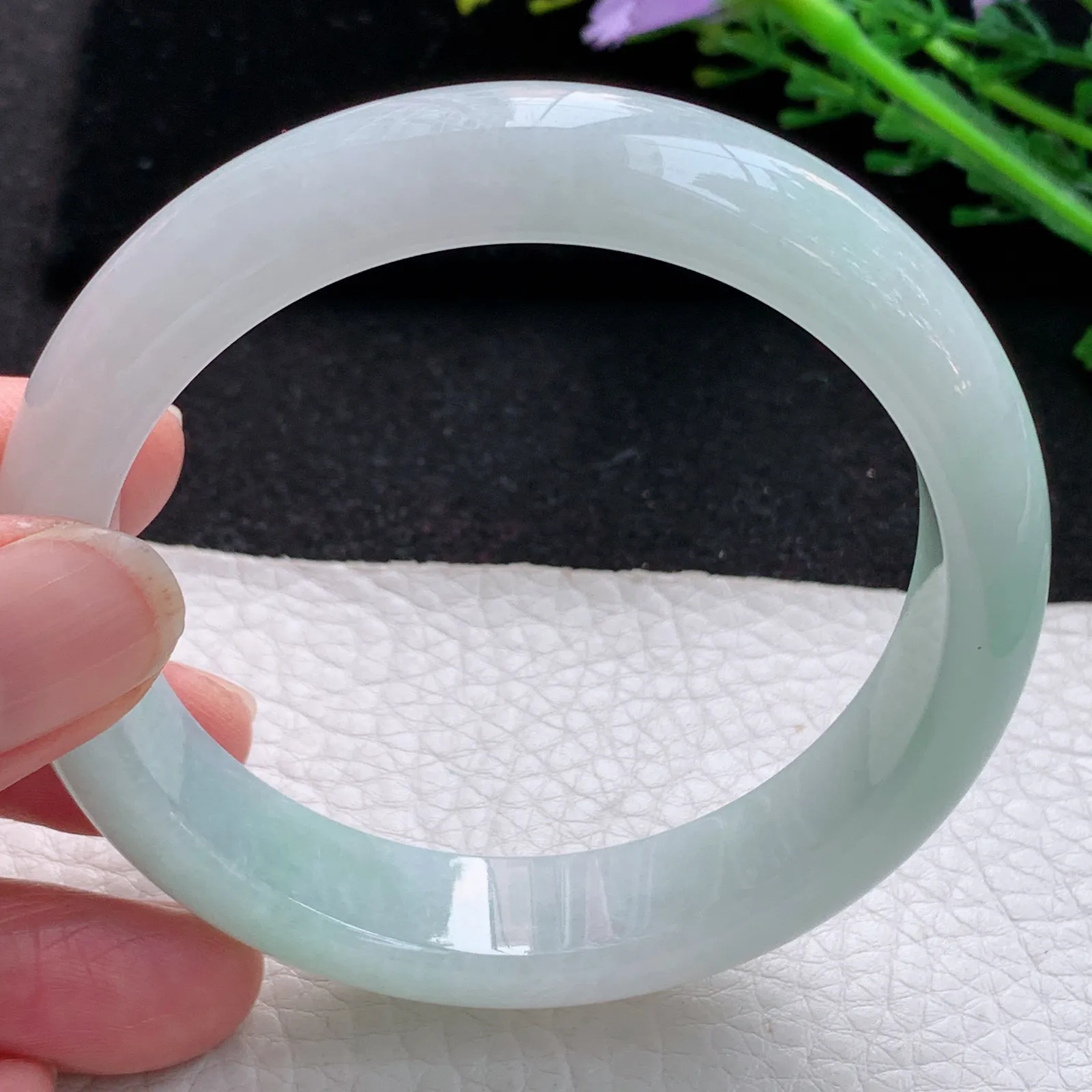 nr自然光57.5*13.3*8平安镯 缅甸翡翠a货玉手镯清新宽边玉手环