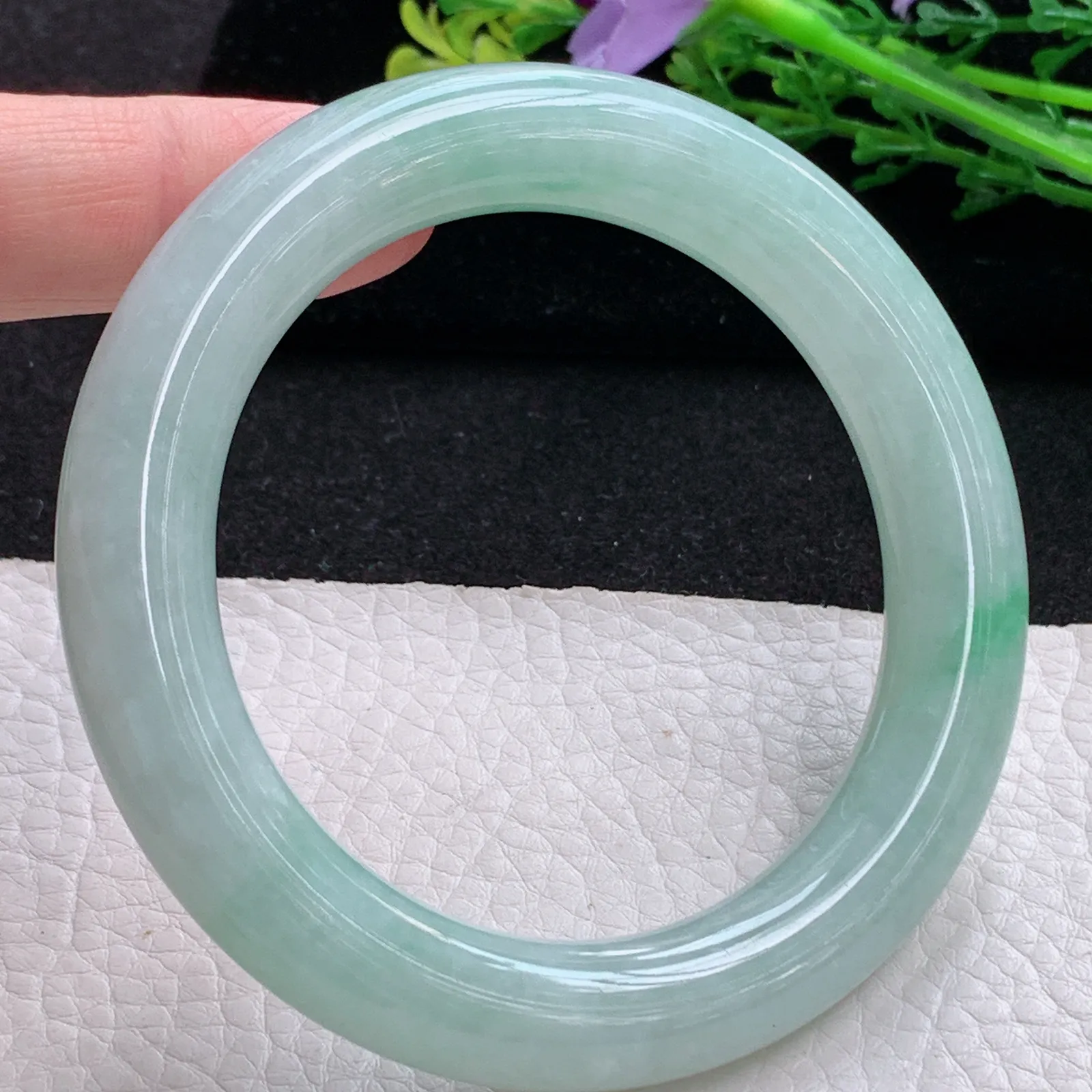 n自然光56.5*11.2*11.3胖圆镯 缅甸翡翠a货玉手镯清新圆条玉手环