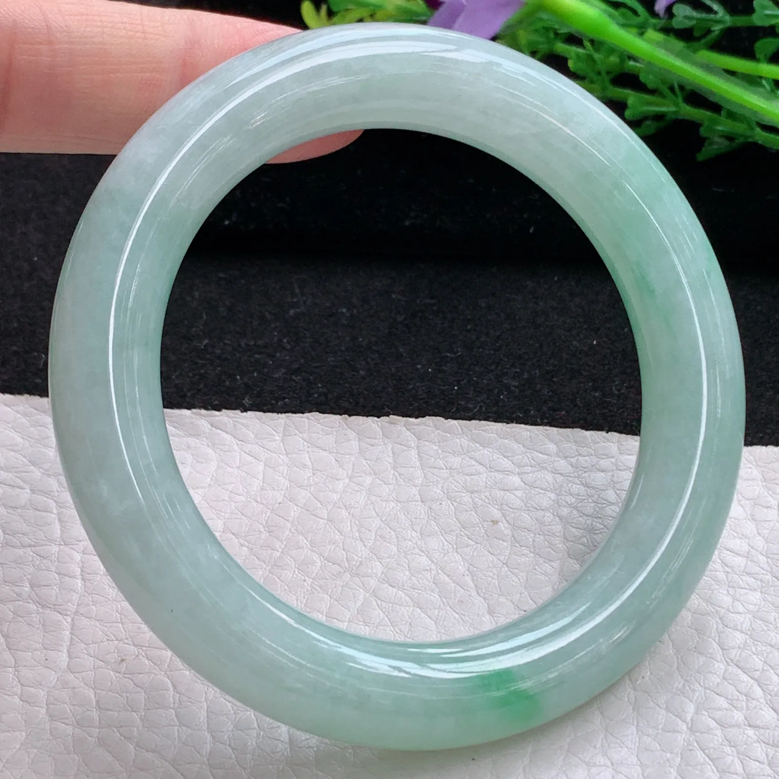 n自然光56.5*11.2*11.3胖圆镯 缅甸翡翠a货玉手镯清新圆条玉手环