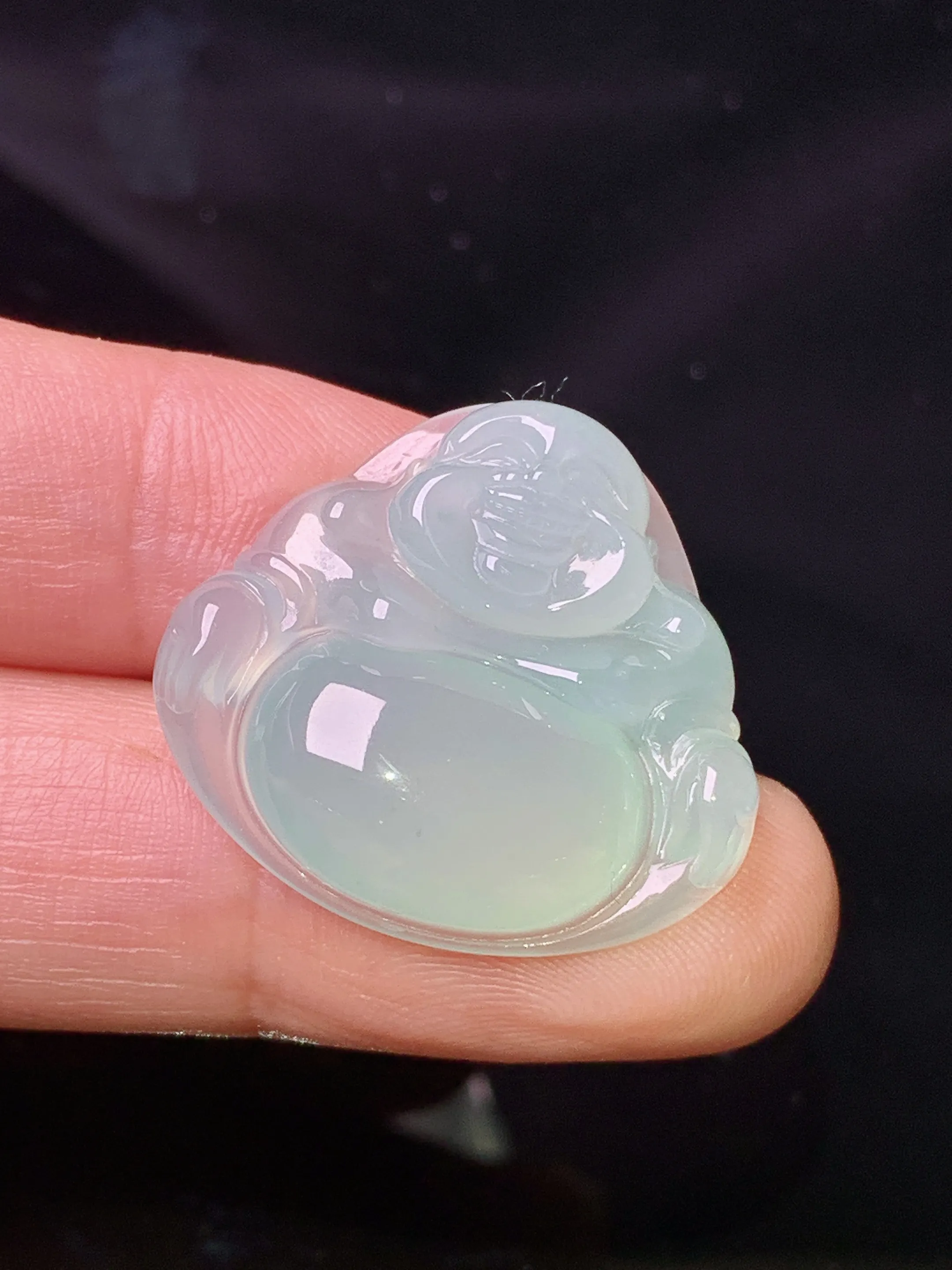 冰种浅绿佛公吊坠 玉质细腻 色泽清新艳丽  整体尺寸23*25*6