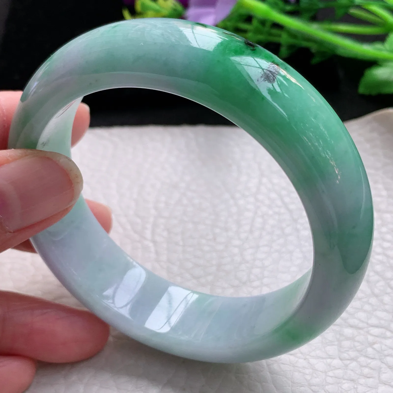 yh自然光58.5*17.3*9轮胎镯 缅甸翡翠a货玉手镯飘绿厚装宽边玉手环