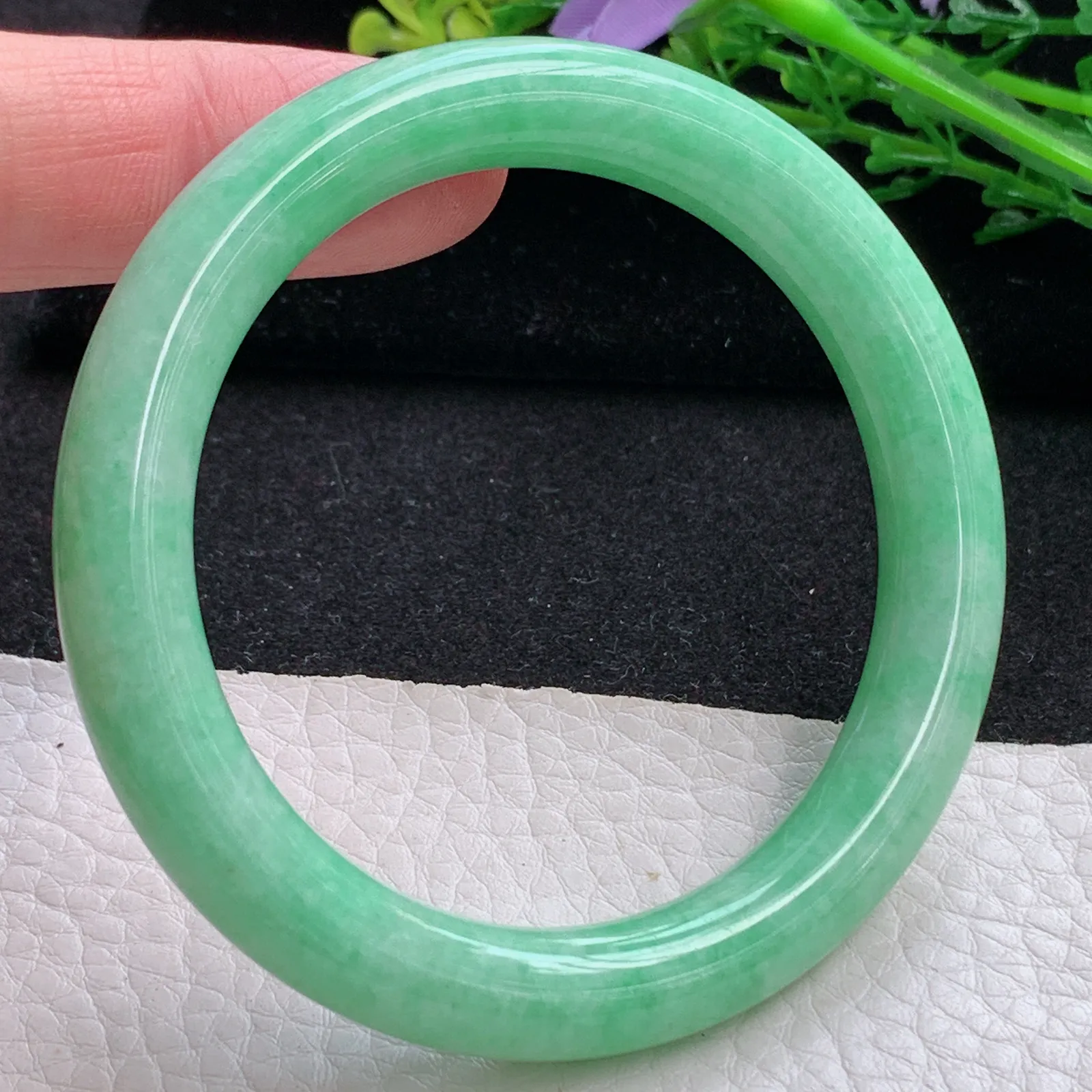 n小圈口52*9.5*8.6美人镯 缅甸翡翠a货玉手镯果绿秀气圆条玉手环